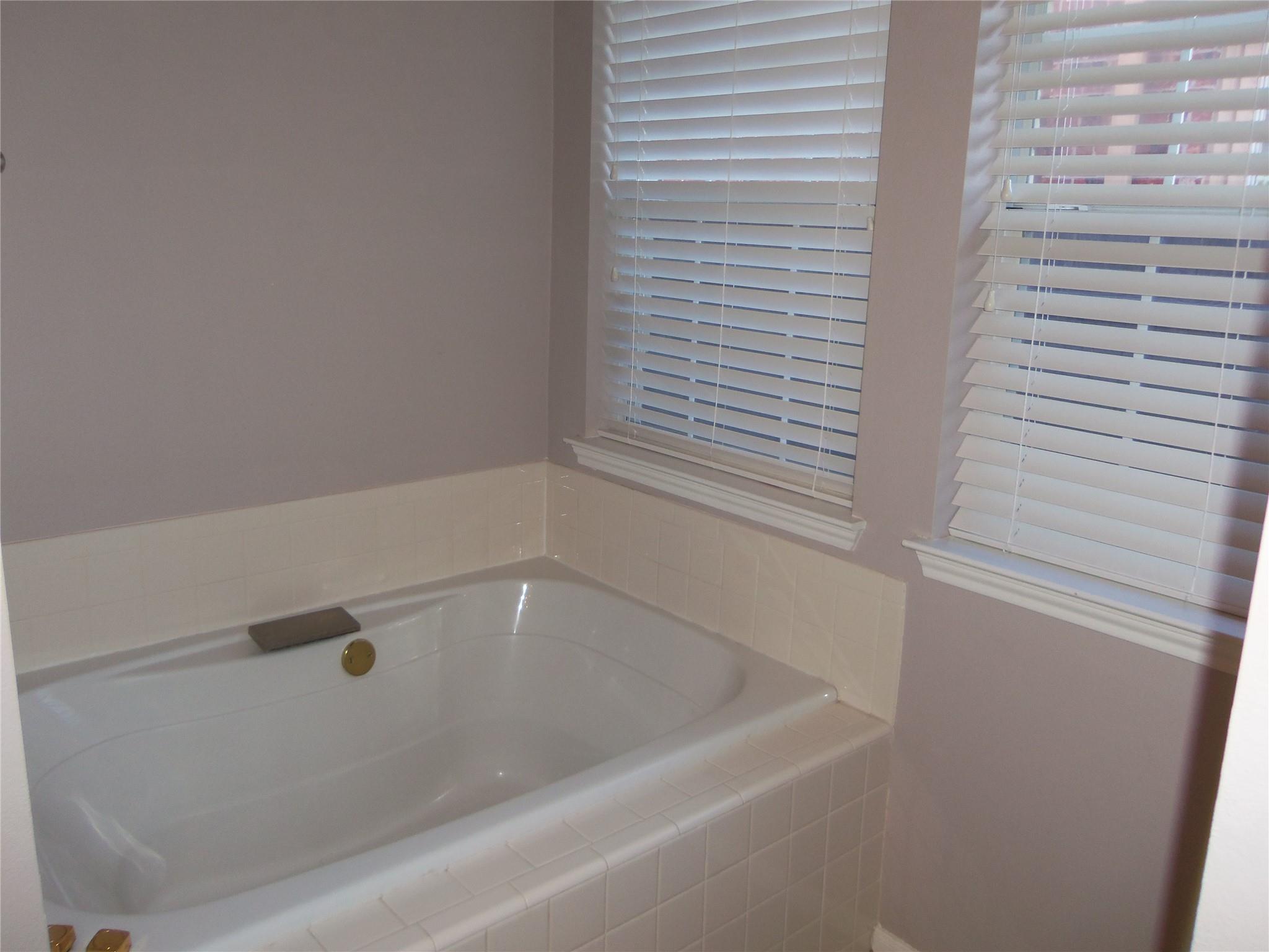 8916 Colberg Dr, Austin, TX 78749