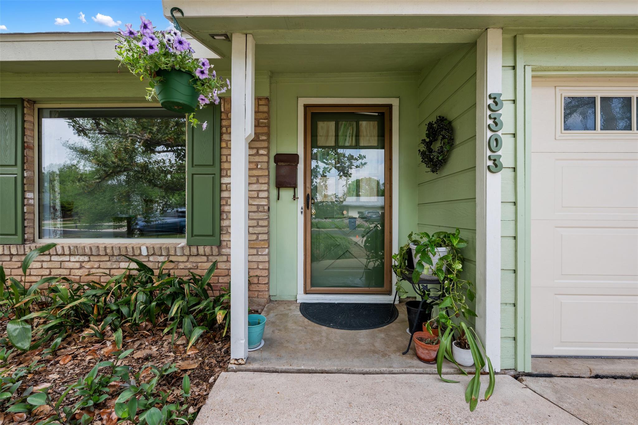 3303 Stardust Dr, Austin, TX 78757