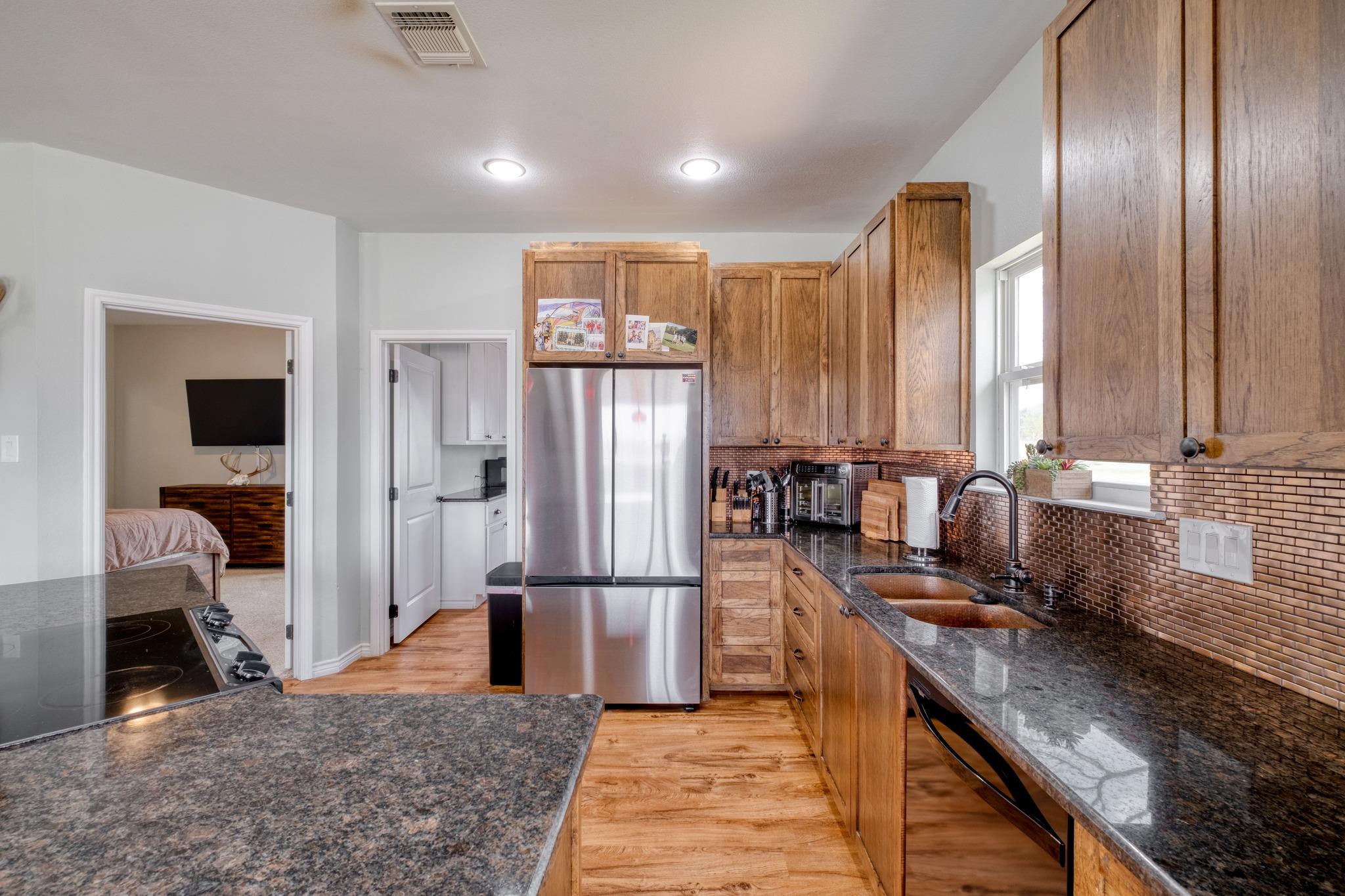 2950 County Road 484 Rd, Elgin, TX 78621