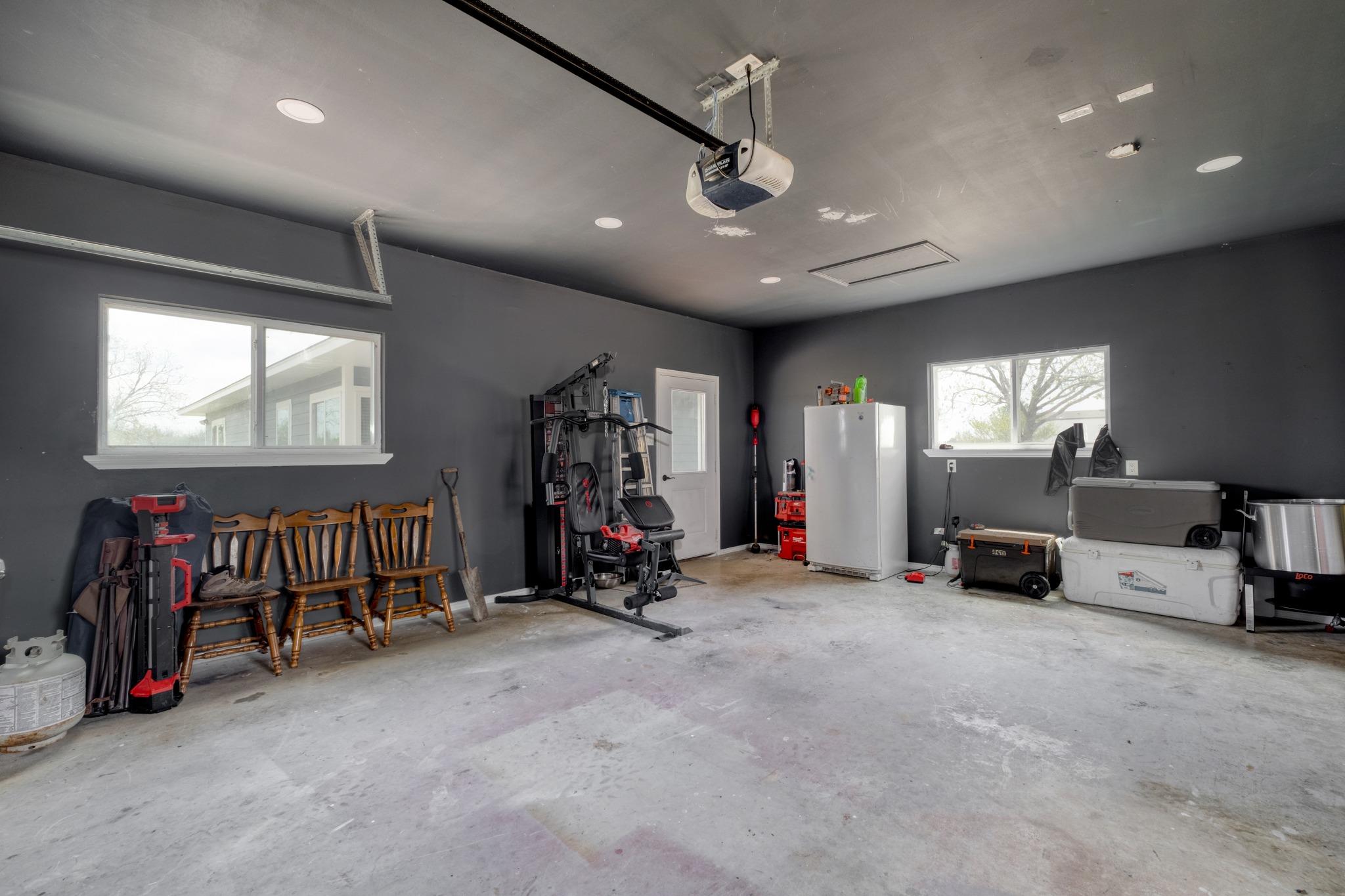 2950 County Road 484 Rd, Elgin, TX 78621