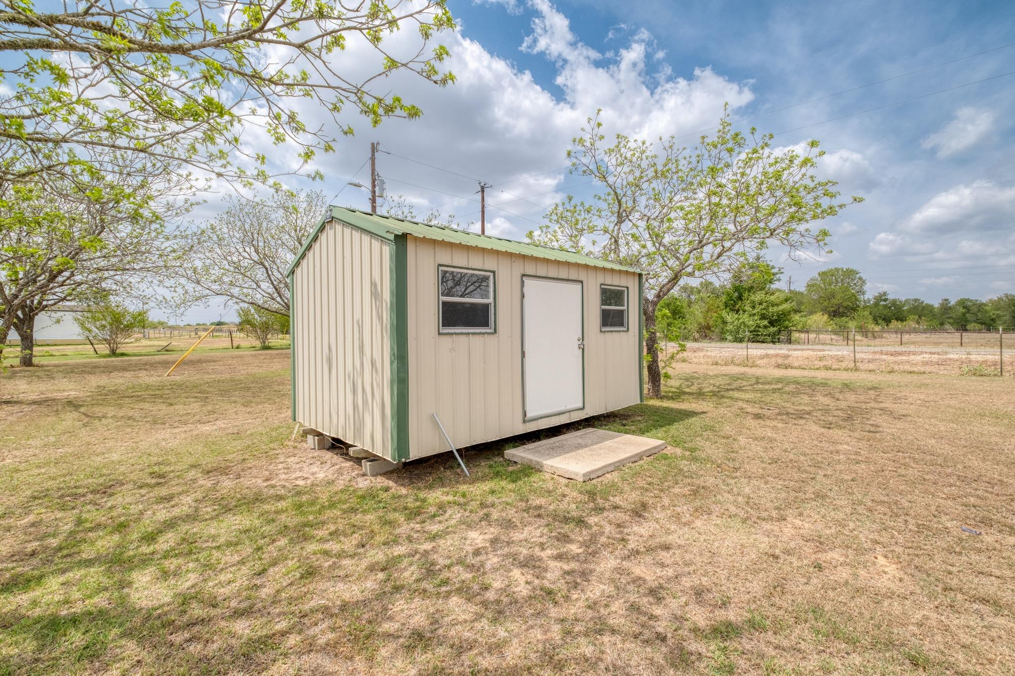 2950 County Road 484 Rd, Elgin, TX 78621