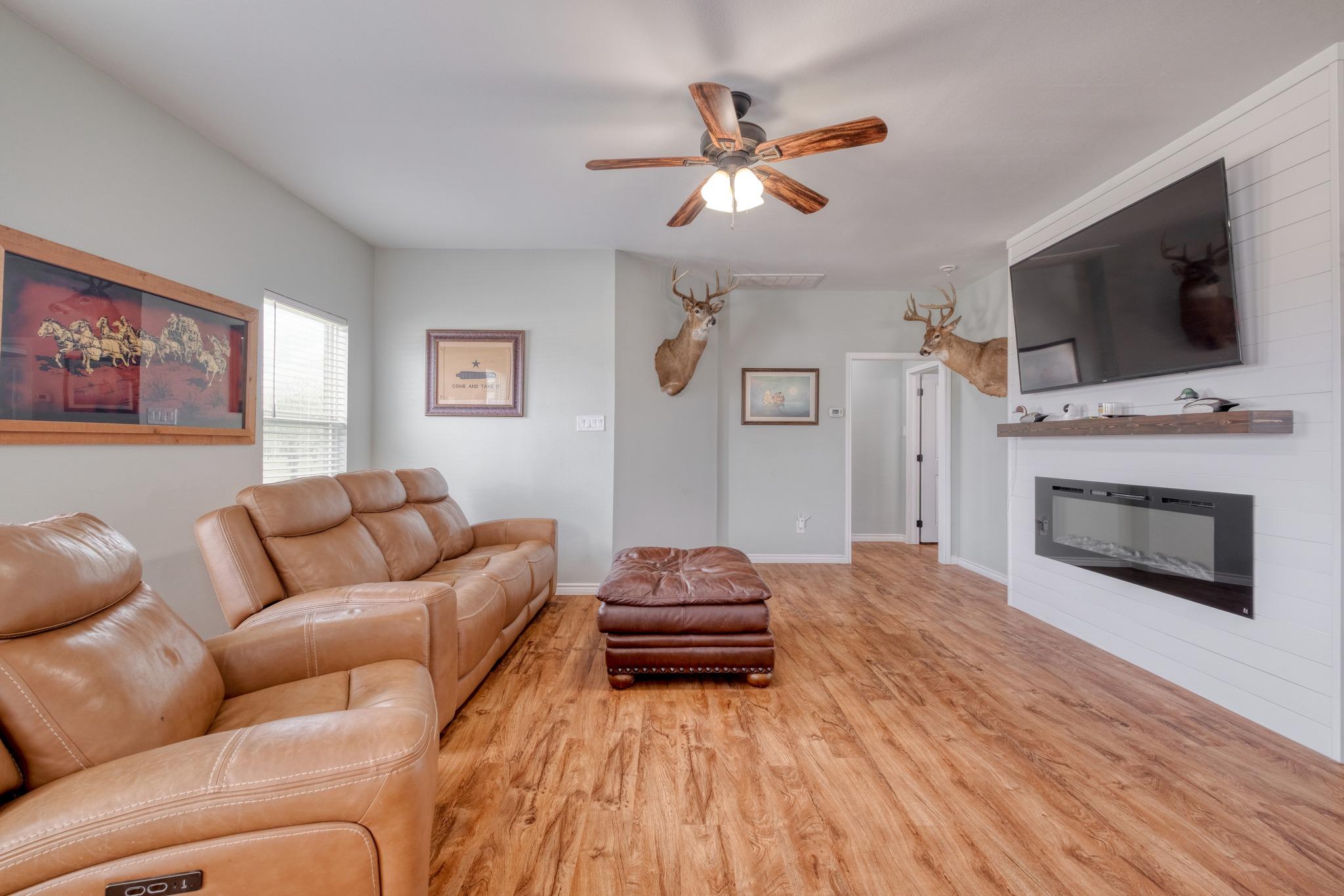 2950 County Road 484 Rd, Elgin, TX 78621