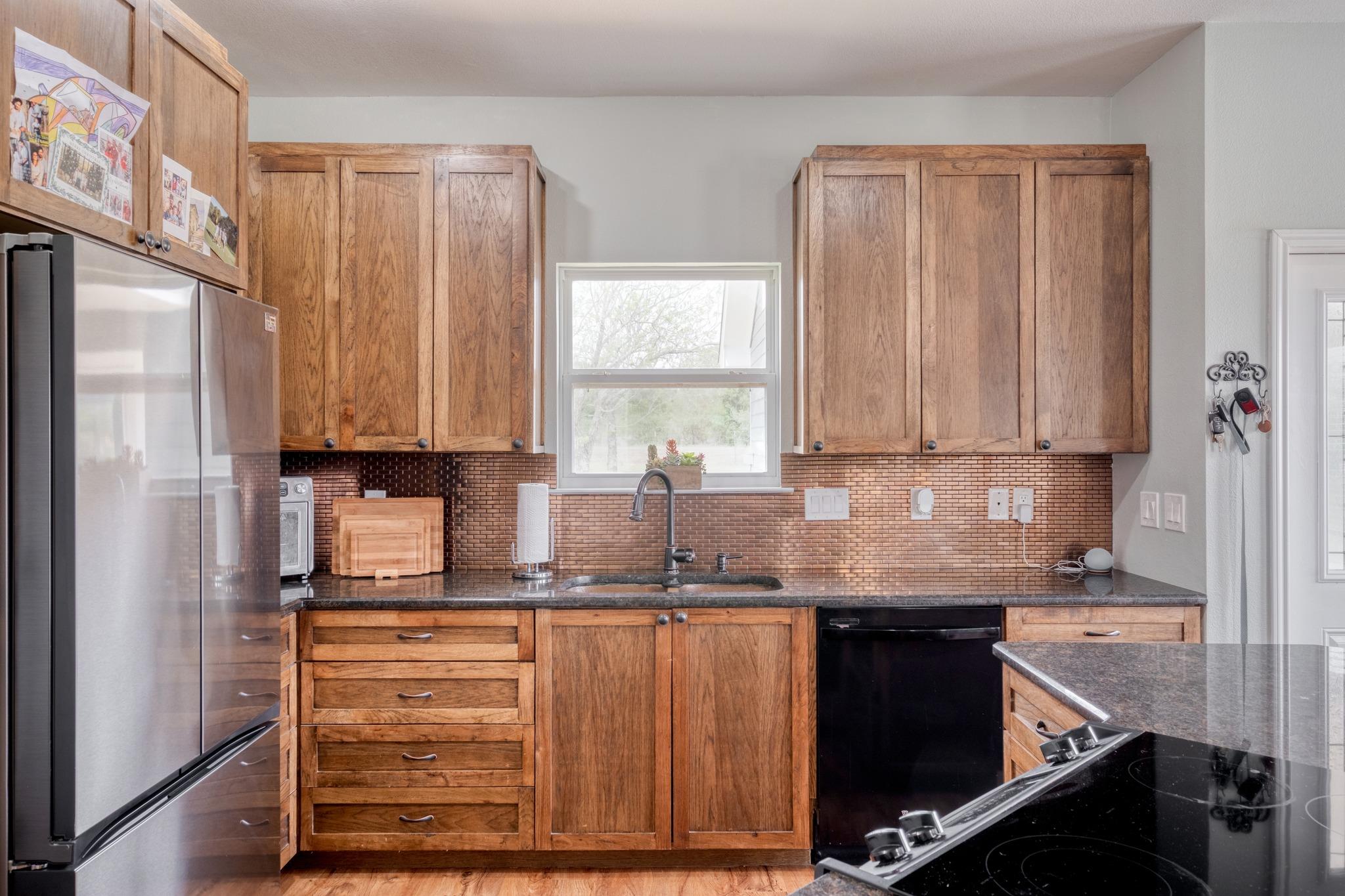 2950 County Road 484 Rd, Elgin, TX 78621