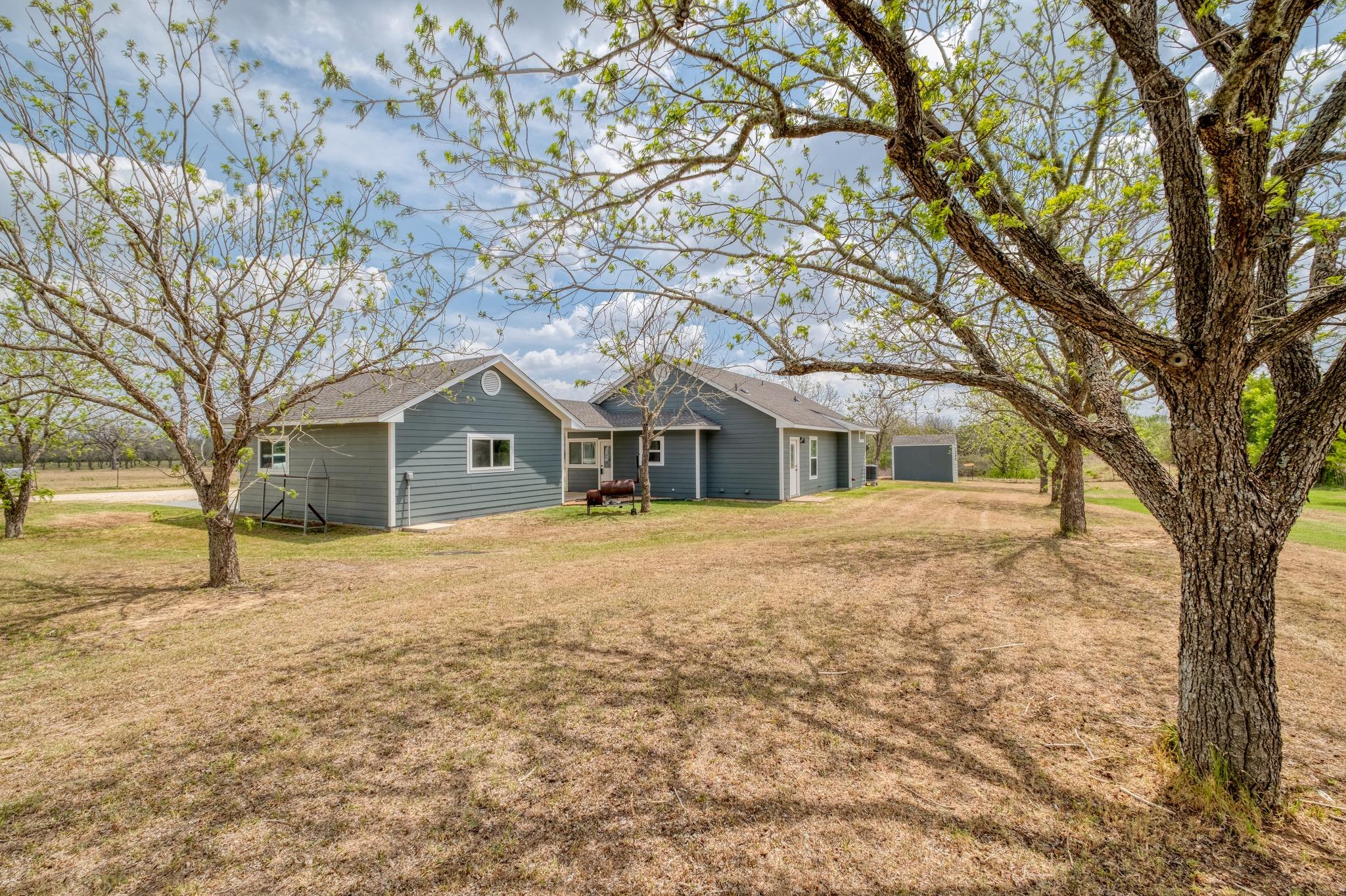 2950 County Road 484 Rd, Elgin, TX 78621