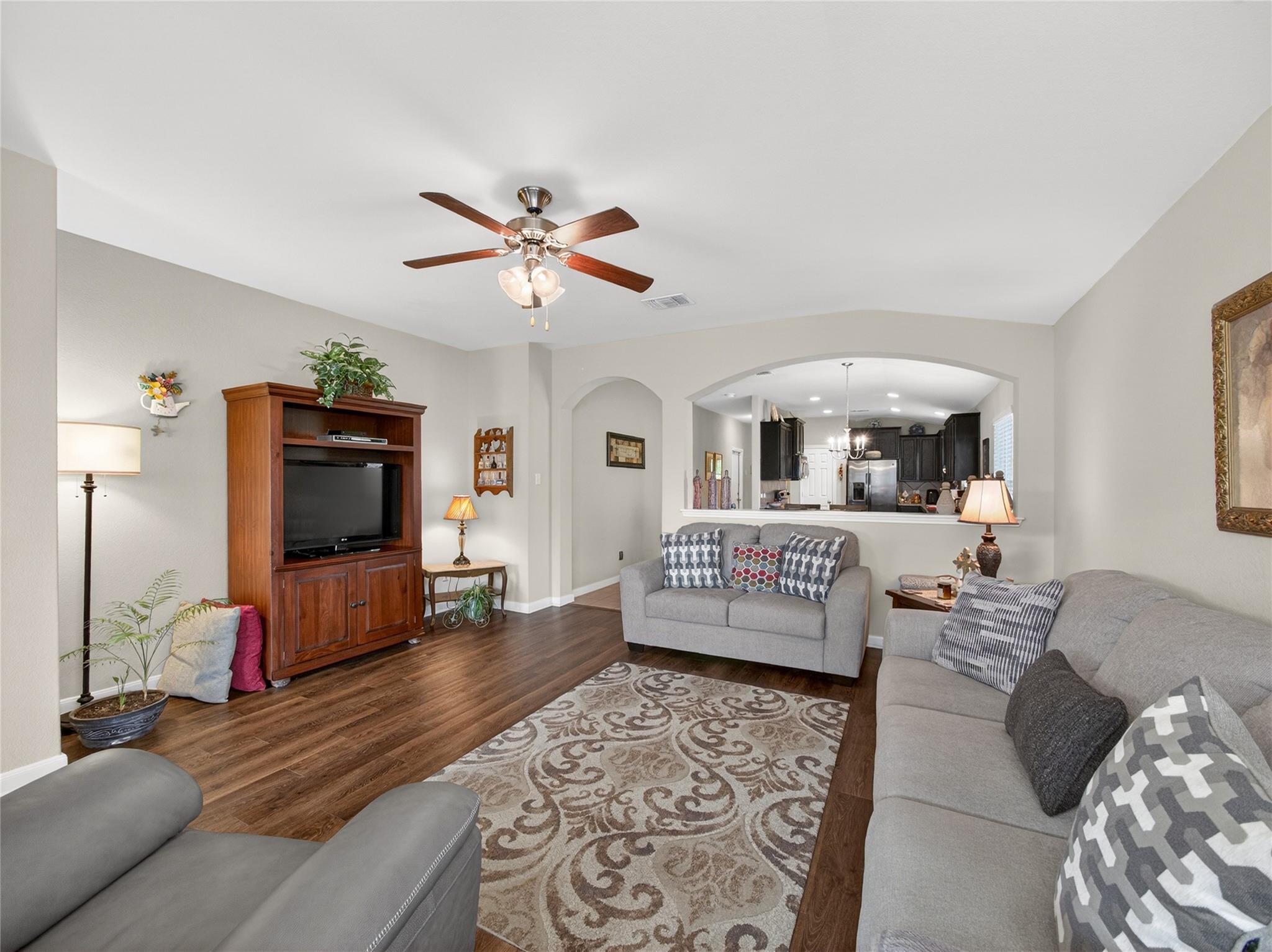 614 Lantana Ave, Lockhart, TX 78644