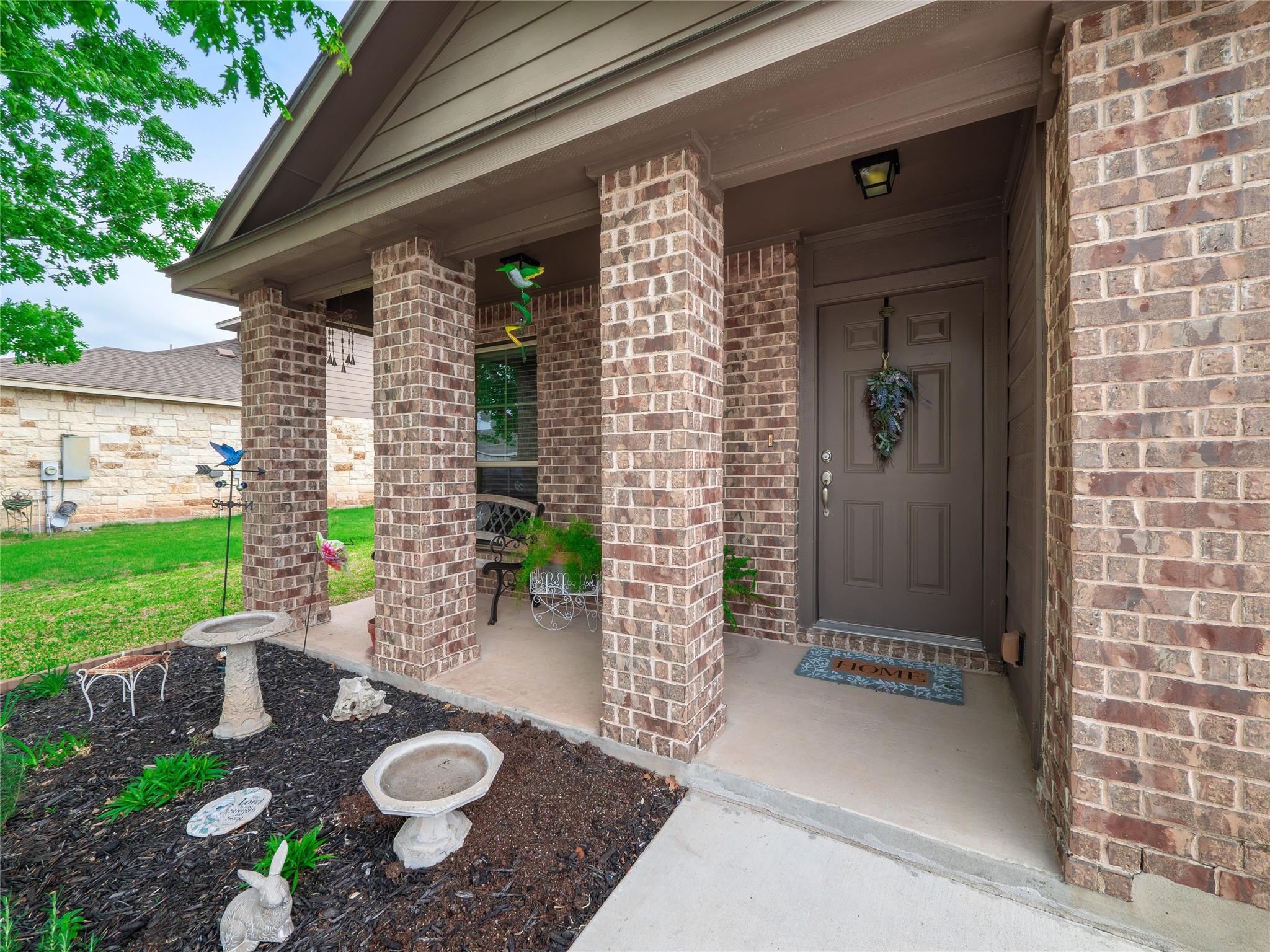 614 Lantana Ave, Lockhart, TX 78644