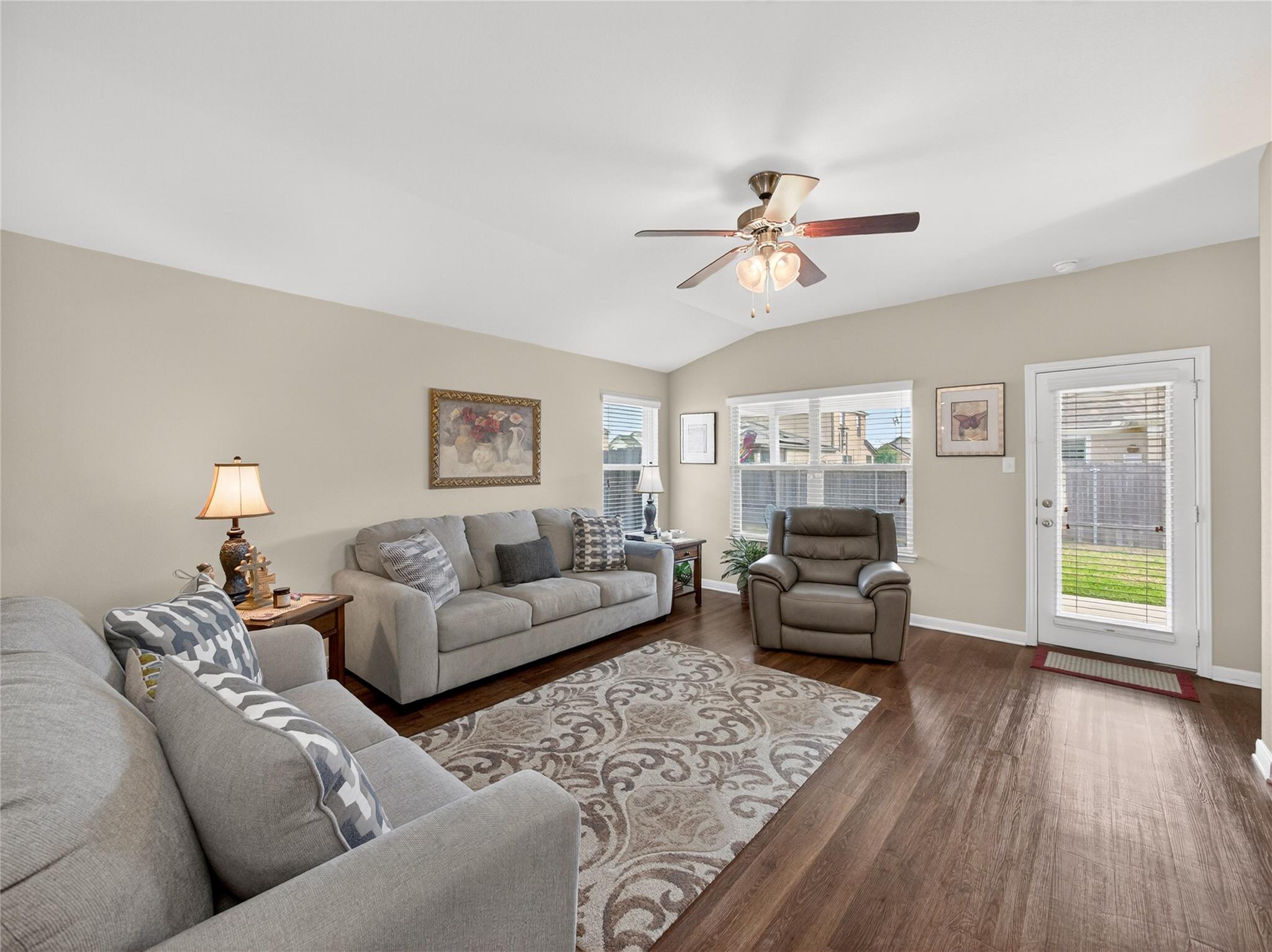 614 Lantana Ave, Lockhart, TX 78644