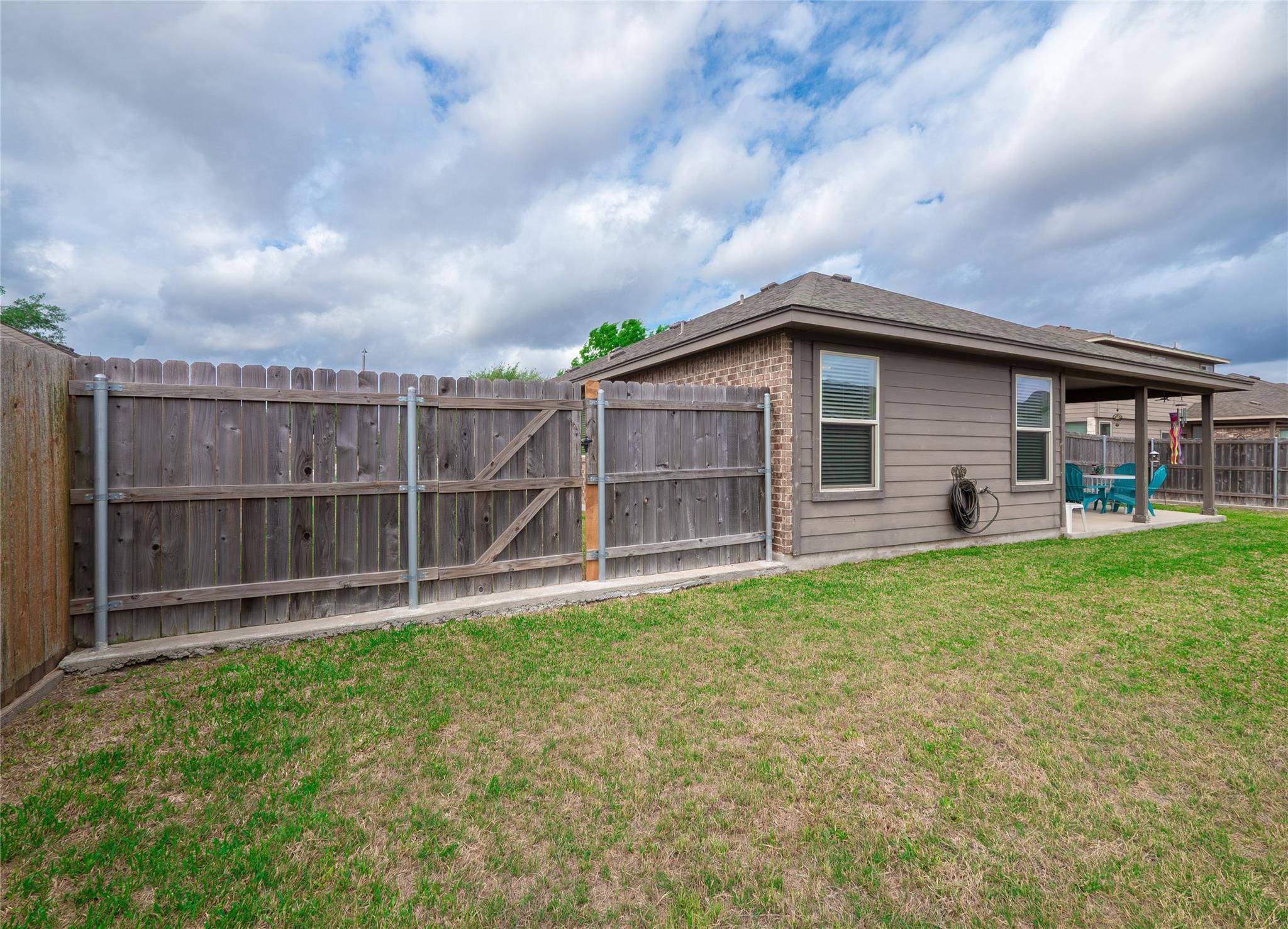 614 Lantana Ave, Lockhart, TX 78644