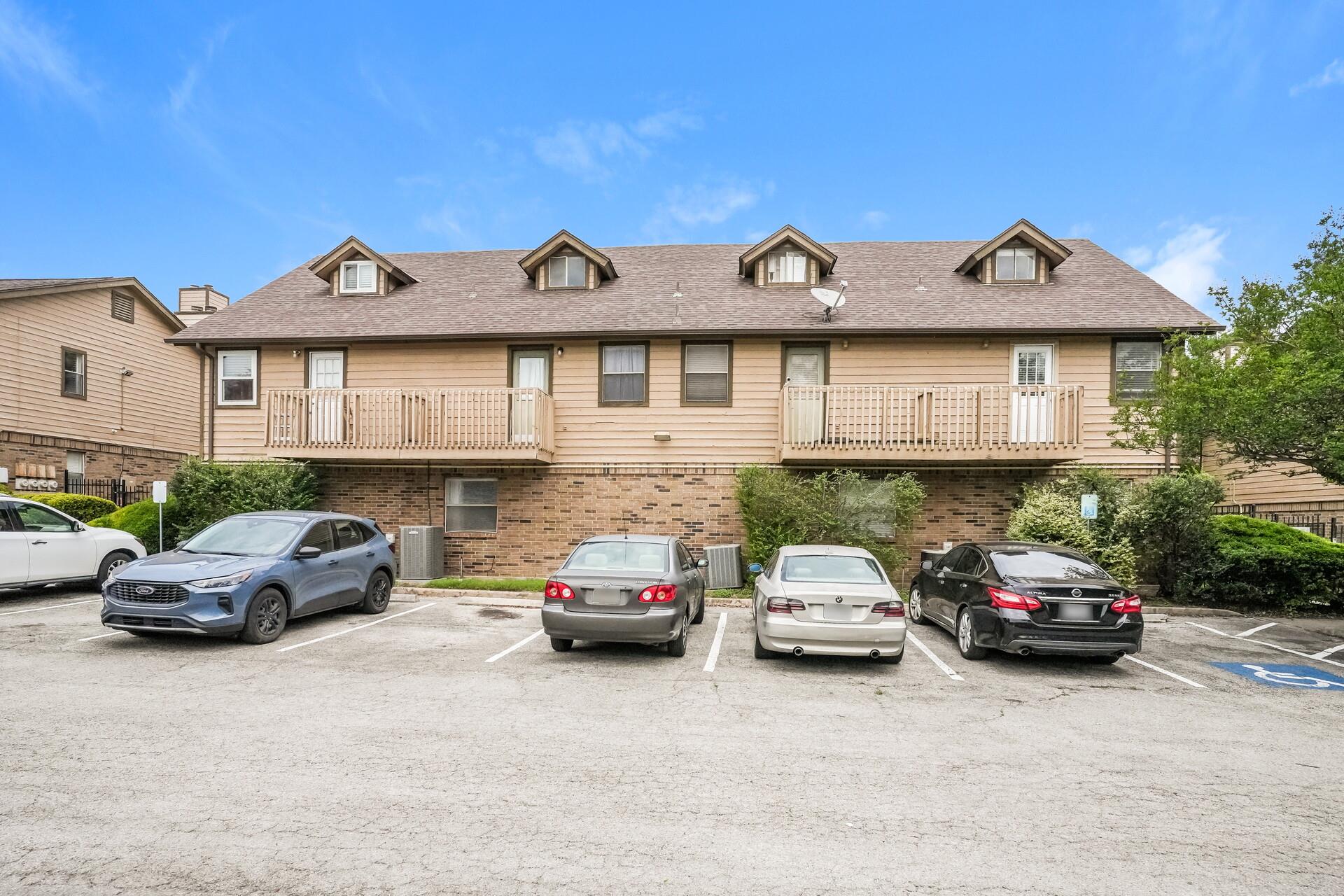 5608 Cougar Dr # 107, Austin, TX 78745