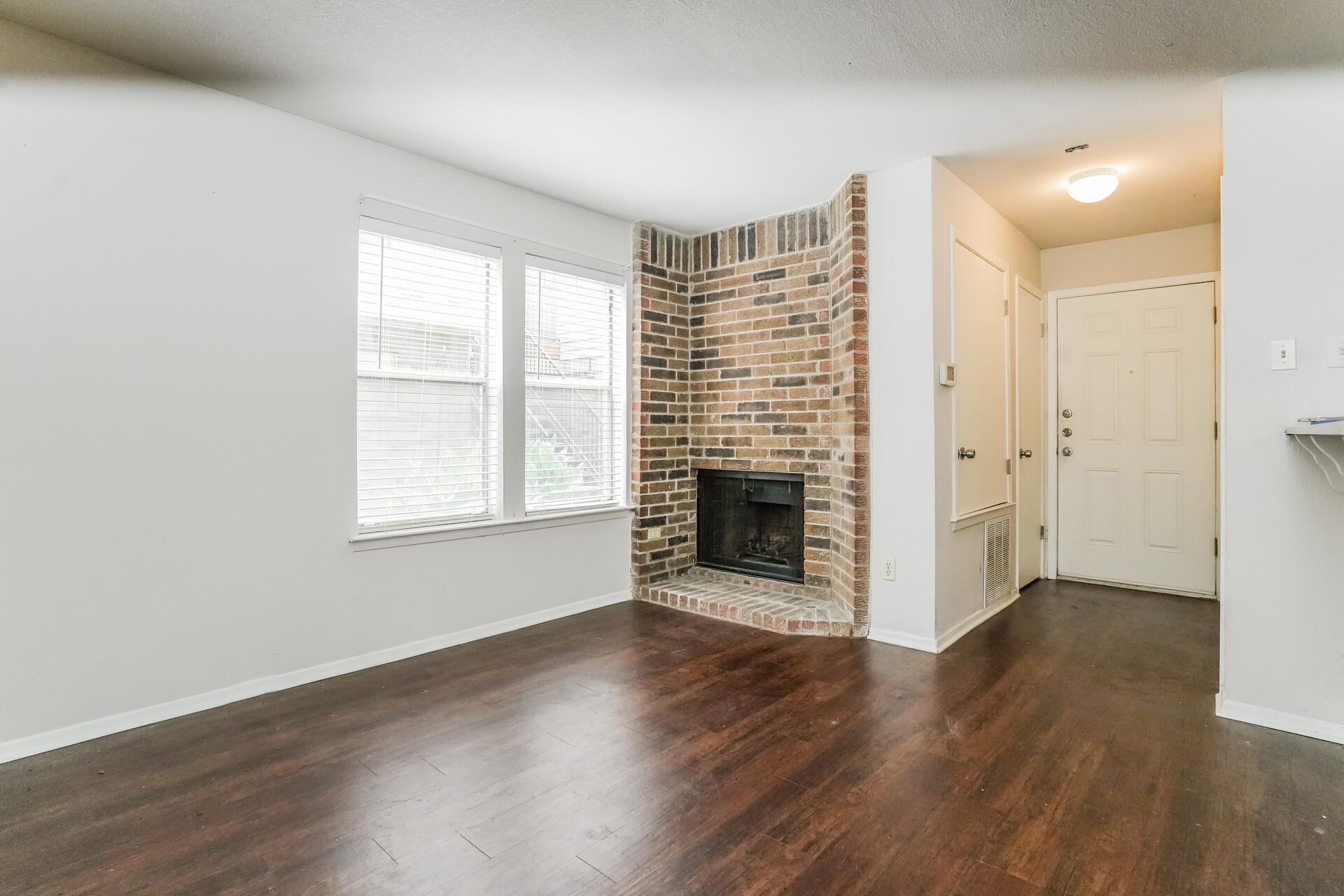 5608 Cougar Dr # 107, Austin, TX 78745