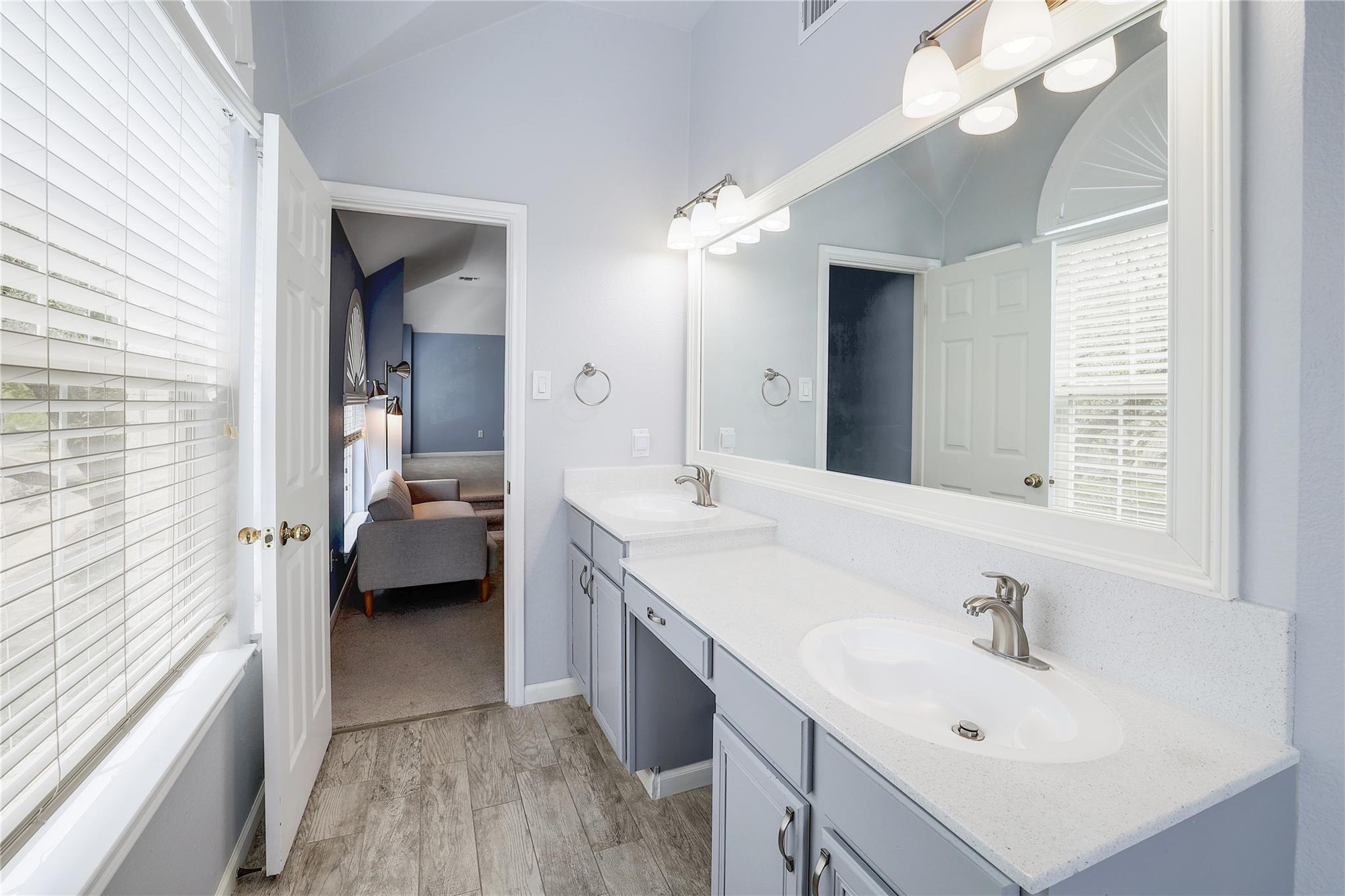 8106 Miller Falls Dr, Round Rock, TX 78681