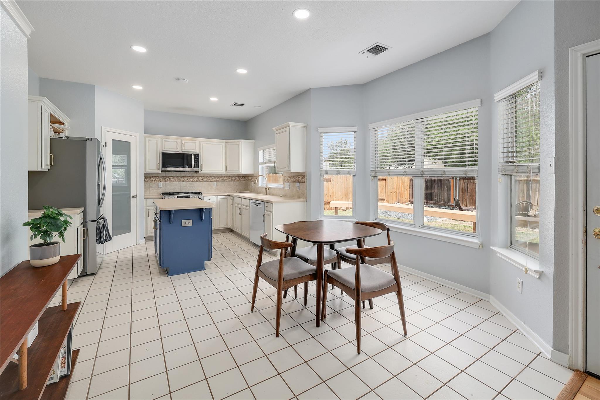 8106 Miller Falls Dr, Round Rock, TX 78681