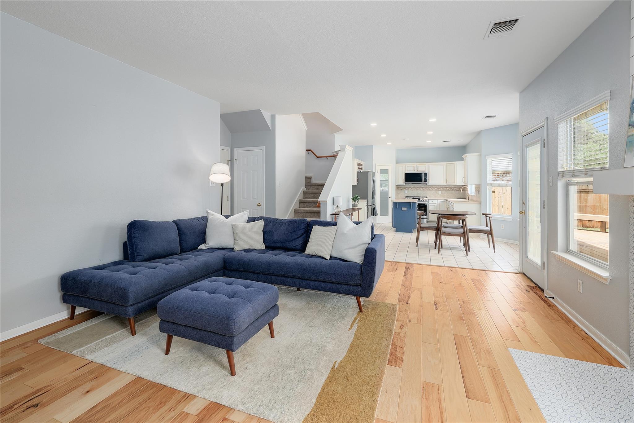 8106 Miller Falls Dr, Round Rock, TX 78681