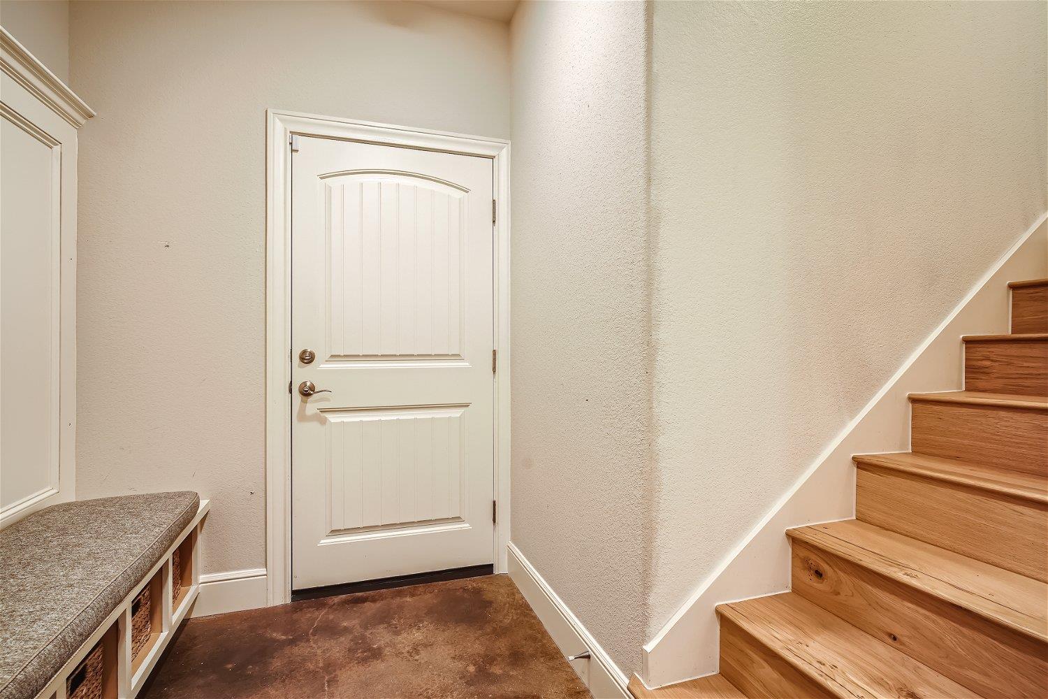 21825 Briarcliff Dr, Spicewood, TX 78669