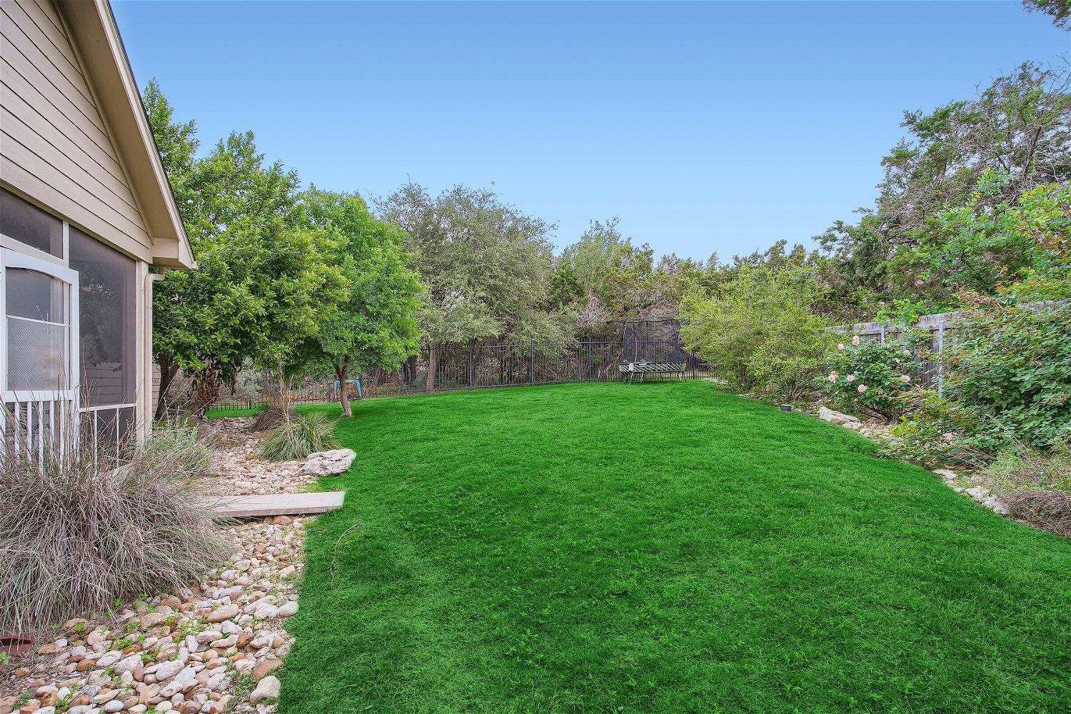 21825 Briarcliff Dr, Spicewood, TX 78669