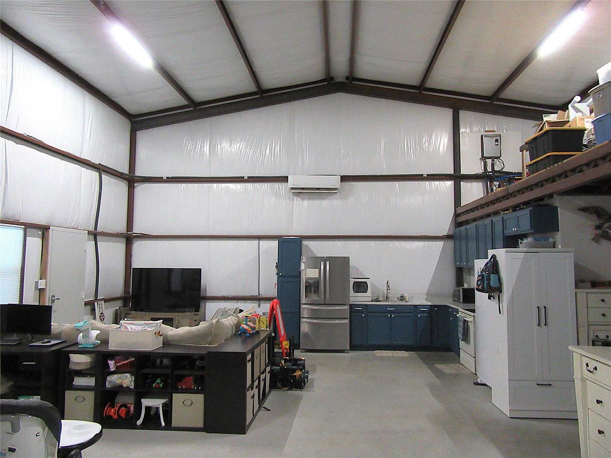 8821 County Road 133, Burlington, TX 76519