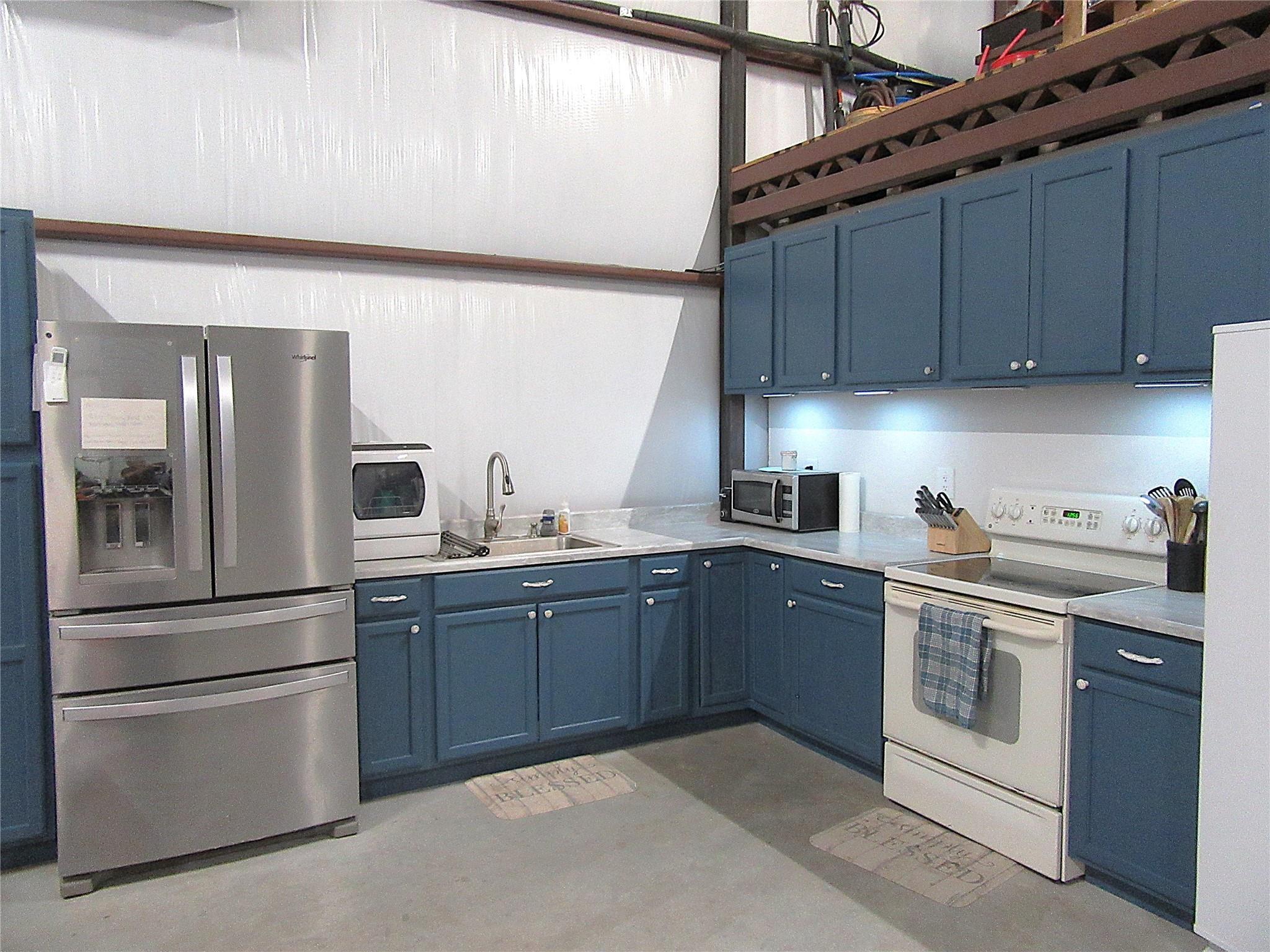 8821 County Road 133, Burlington, TX 76519