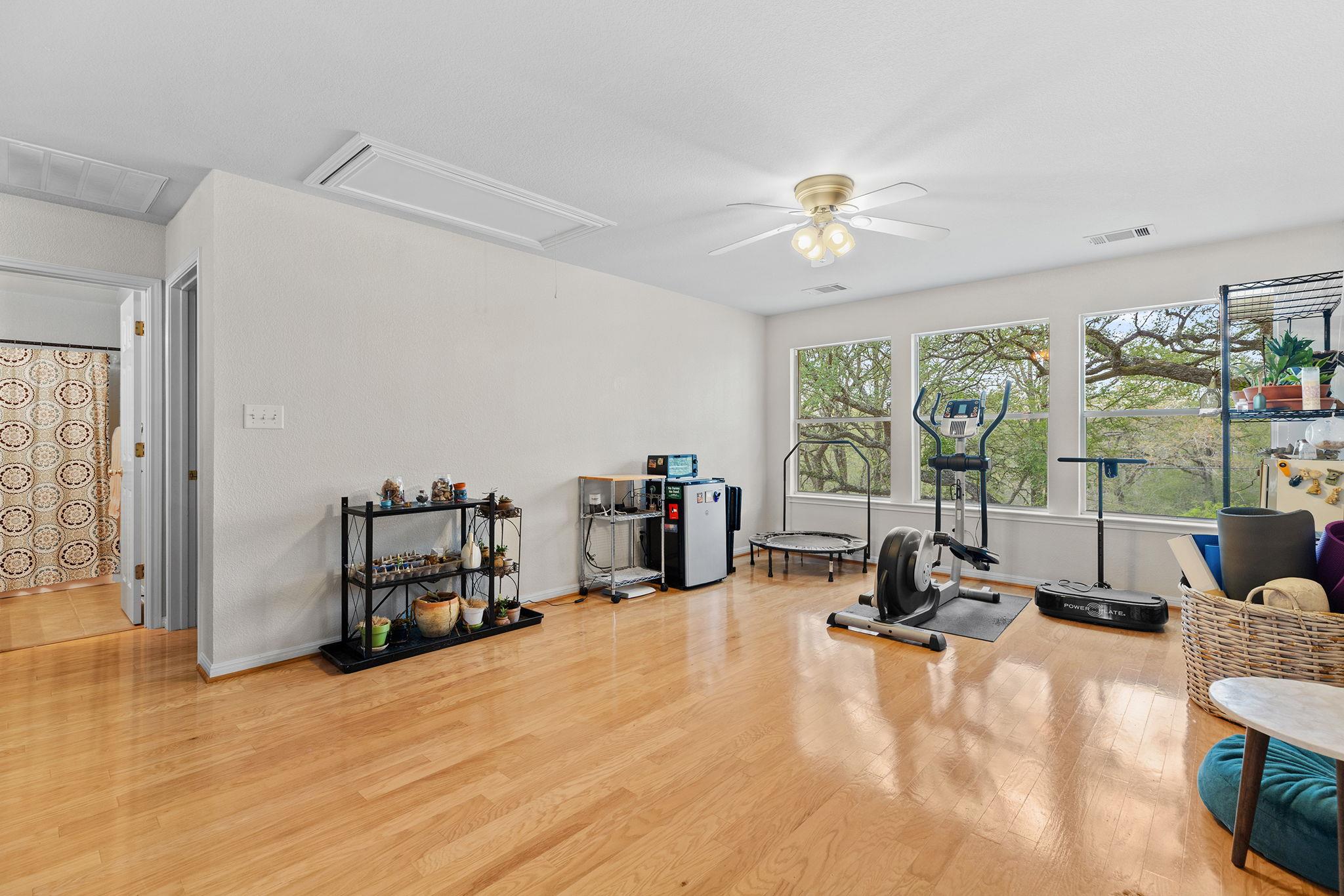 202 The Oaks Blvd, Elgin, TX 78621