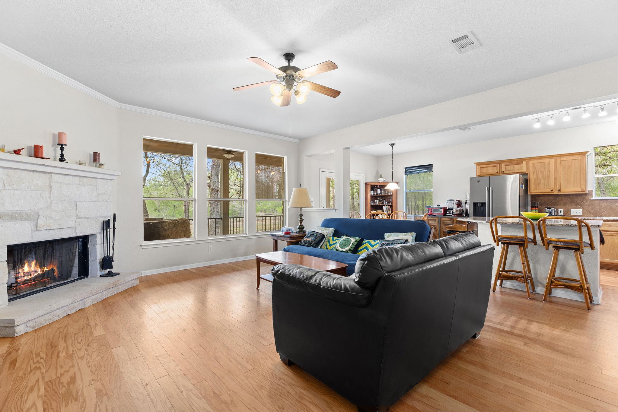 202 The Oaks Blvd, Elgin, TX 78621