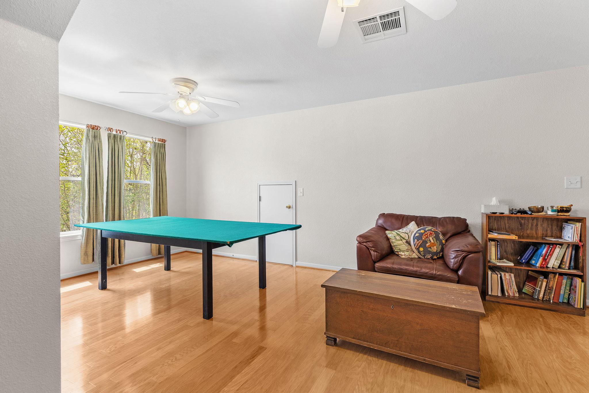 202 The Oaks Blvd, Elgin, TX 78621