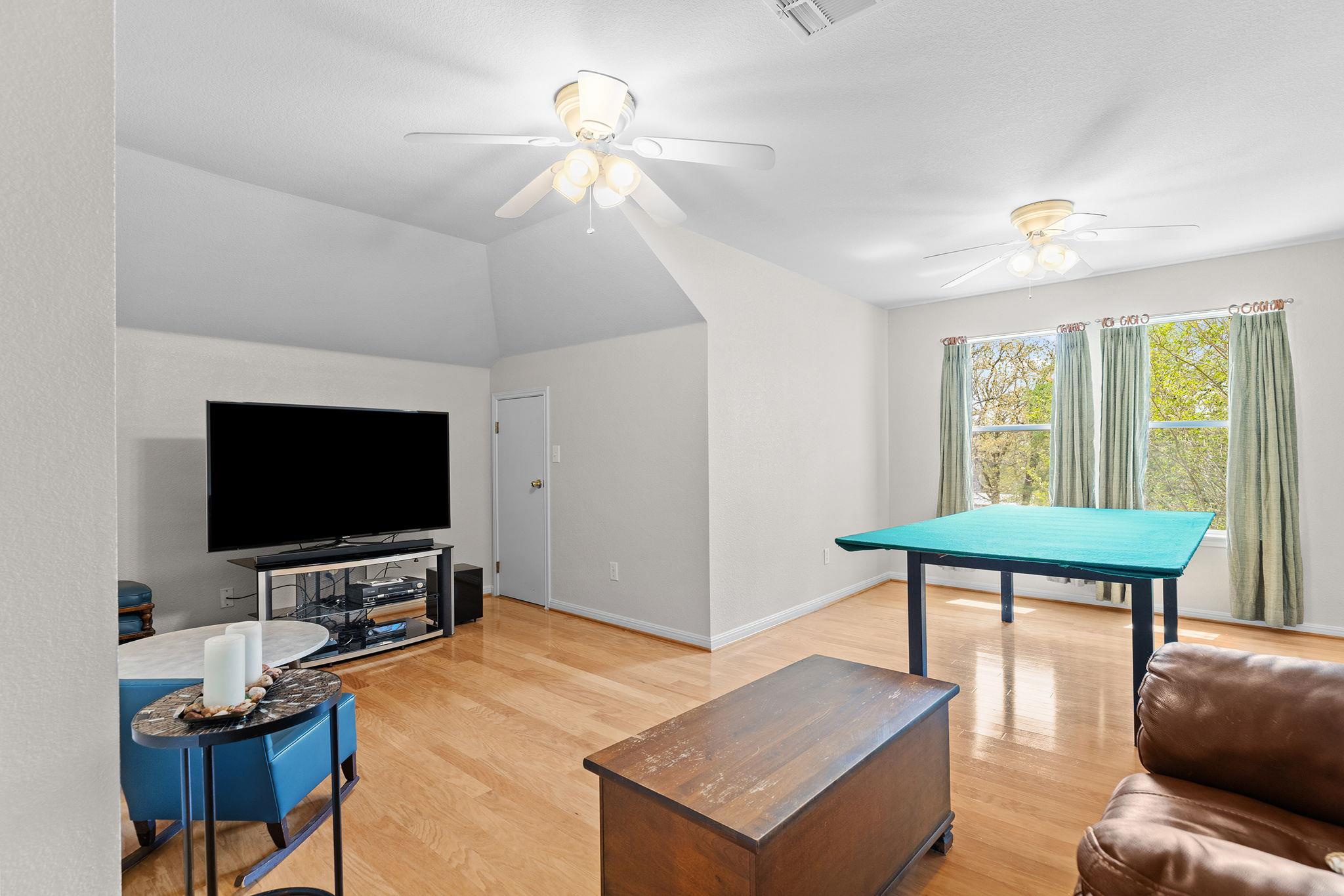 202 The Oaks Blvd, Elgin, TX 78621