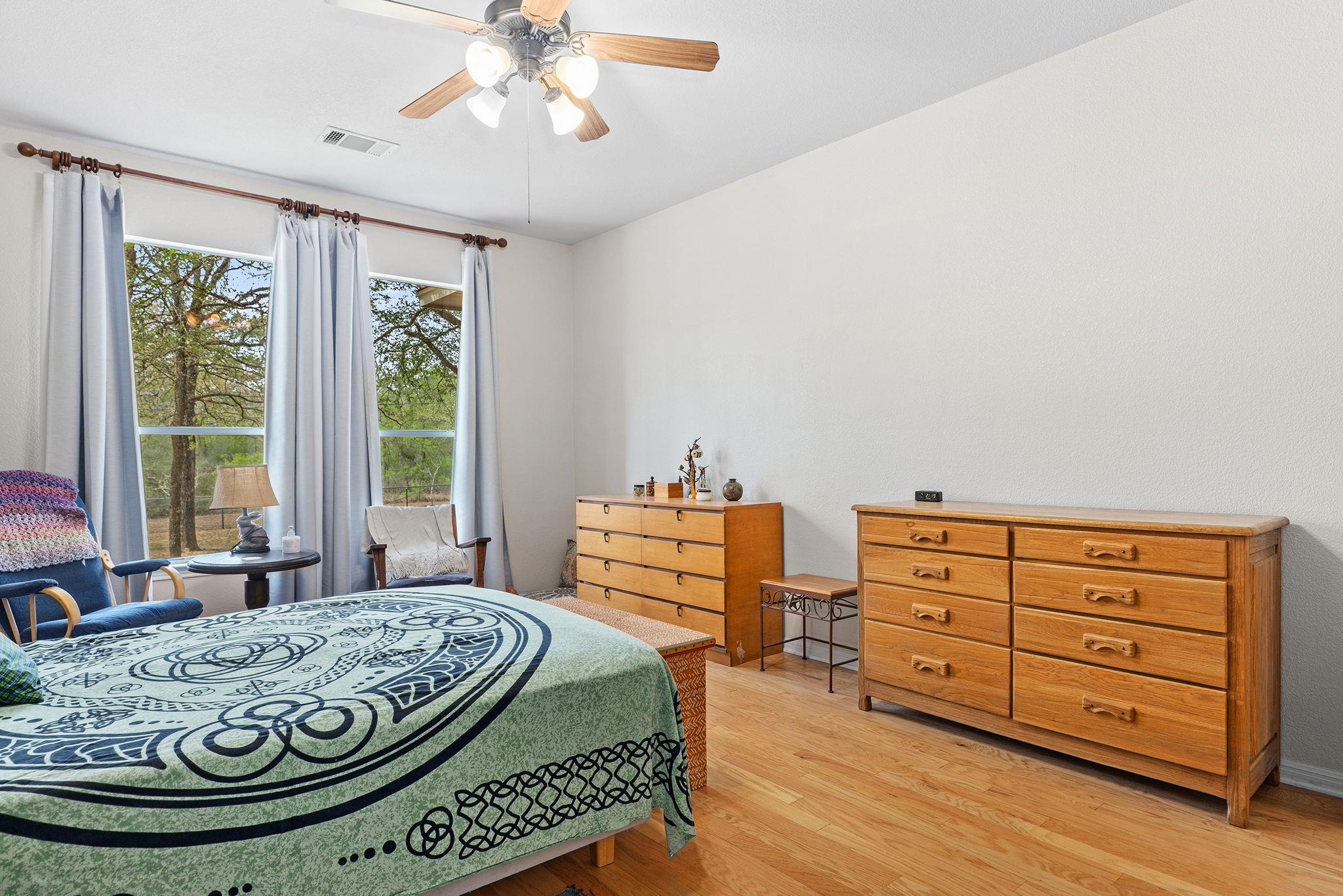 202 The Oaks Blvd, Elgin, TX 78621