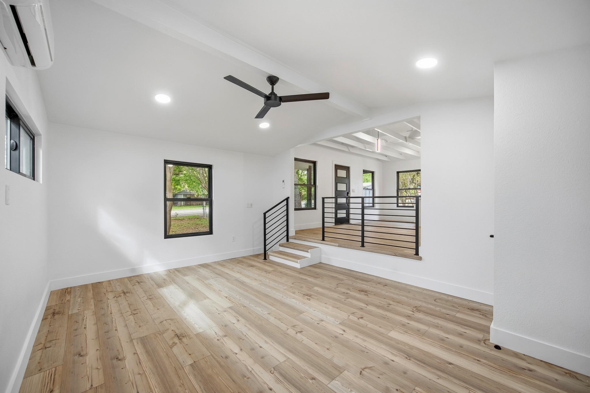 11013 Travis Dr, Jonestown, TX 78645