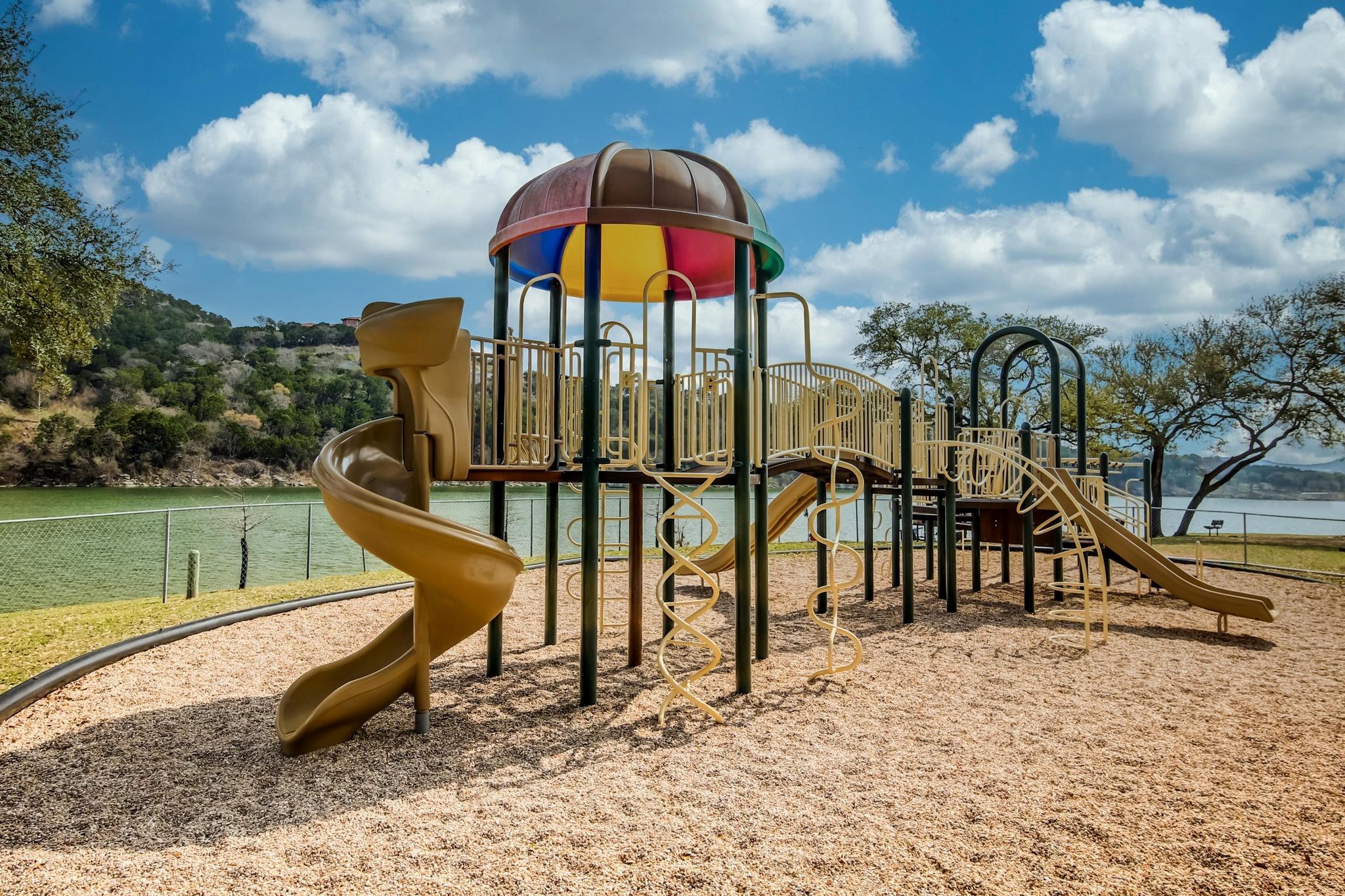 11013 Travis Dr, Jonestown, TX 78645