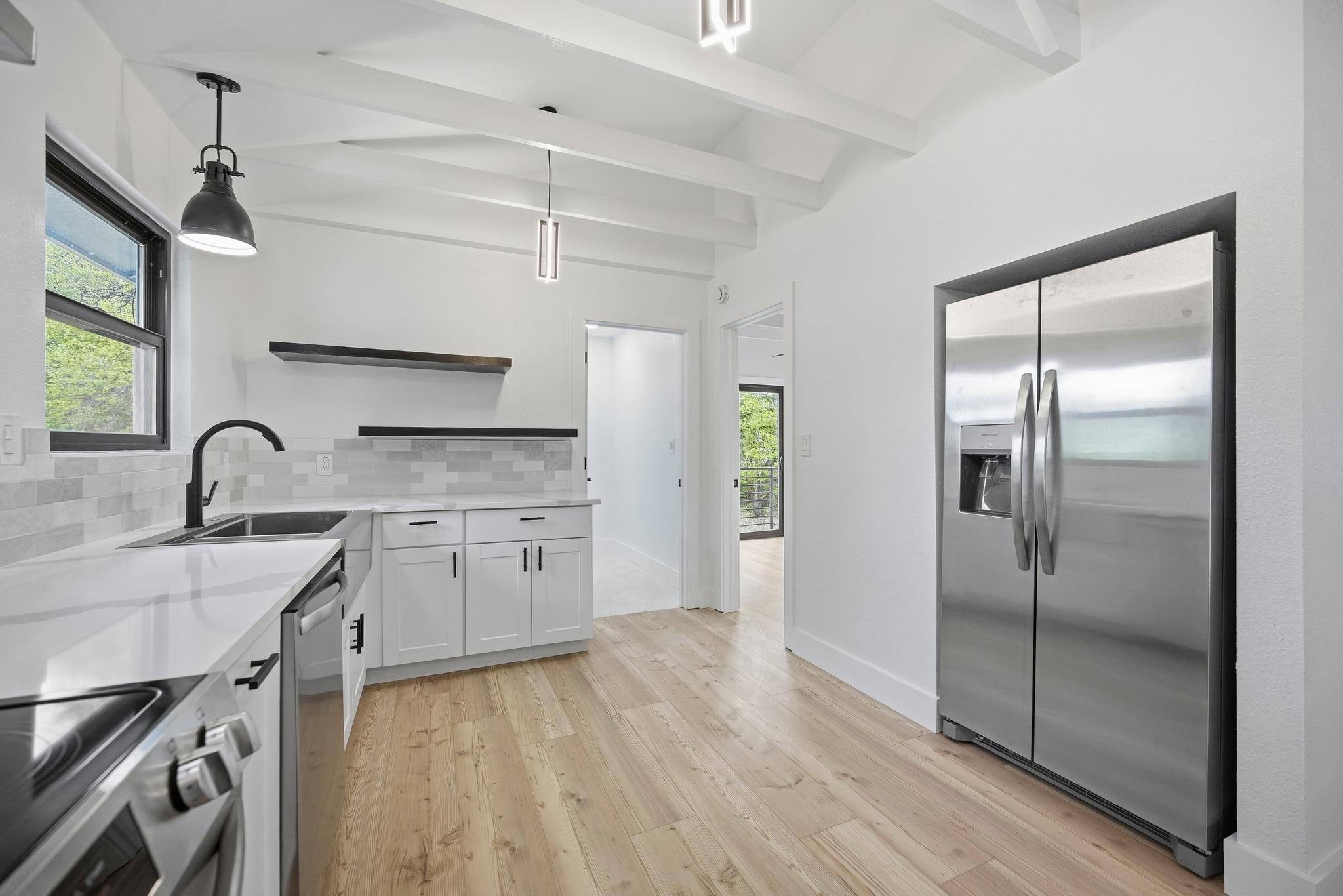 11013 Travis Dr, Jonestown, TX 78645