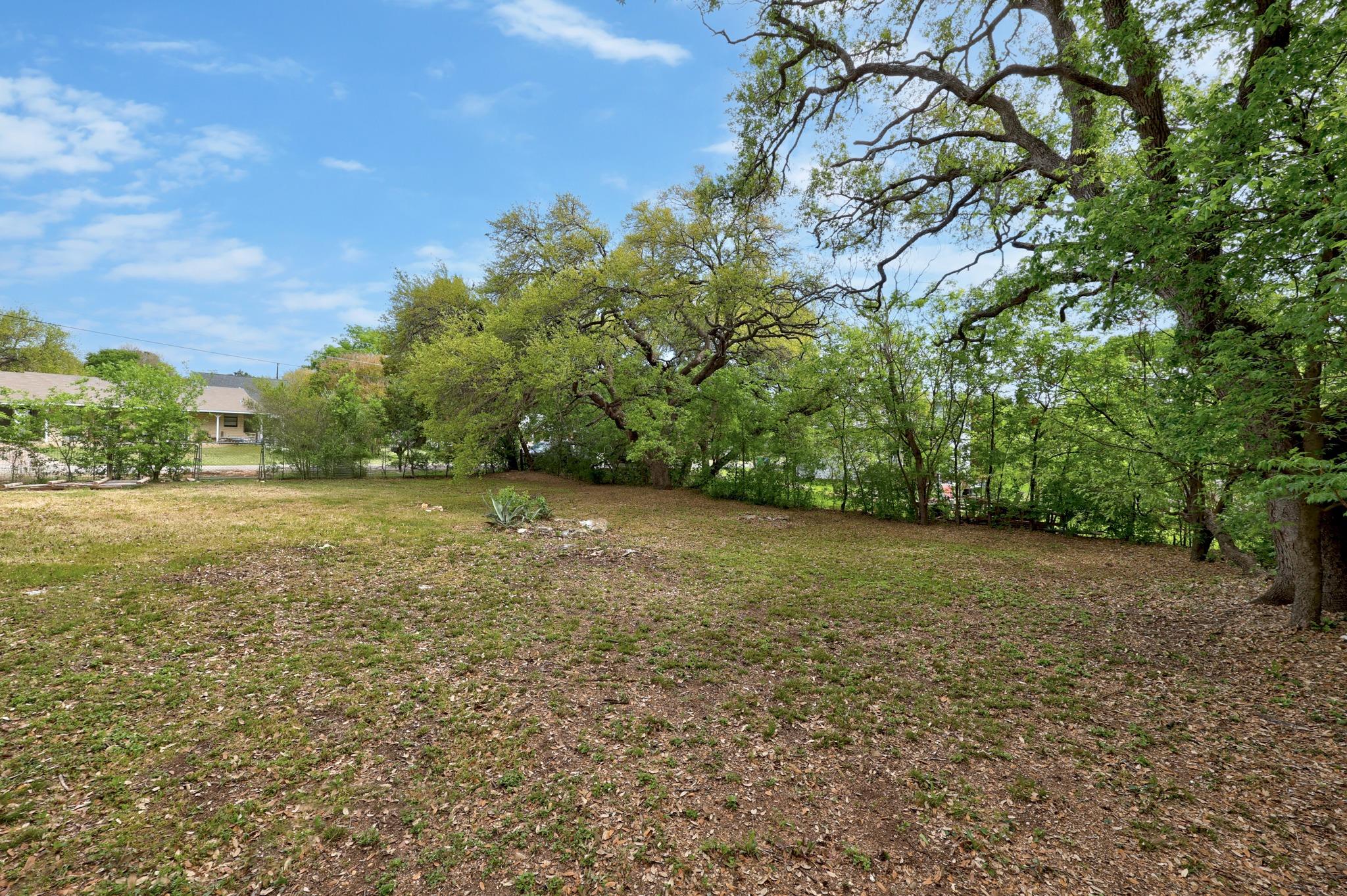 11013 Travis Dr, Jonestown, TX 78645