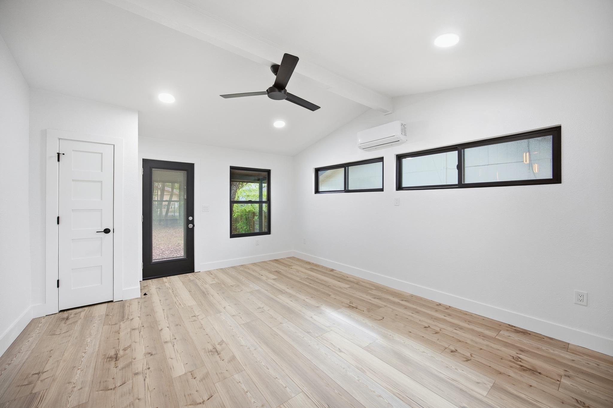 11013 Travis Dr, Jonestown, TX 78645