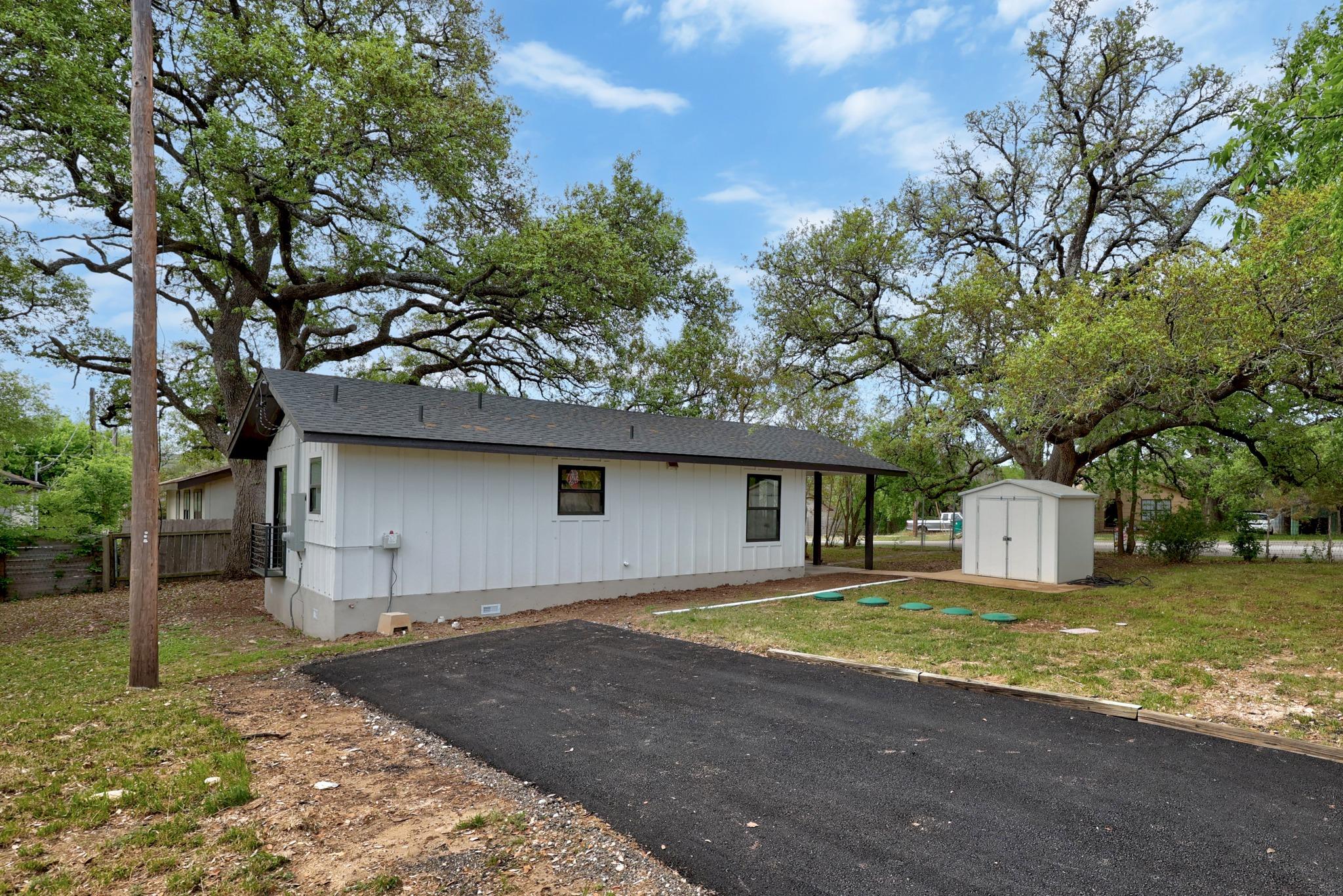 11013 Travis Dr, Jonestown, TX 78645