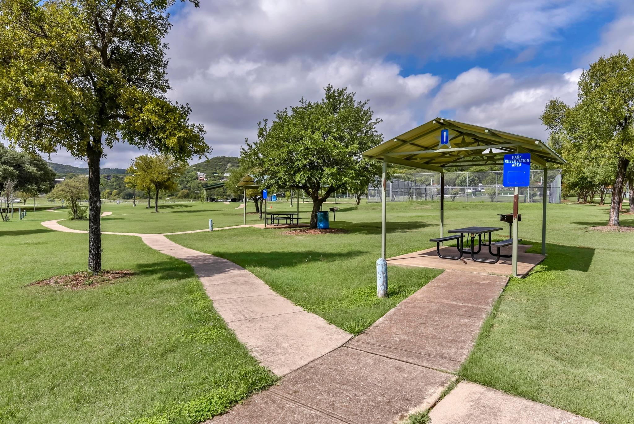 11013 Travis Dr, Jonestown, TX 78645