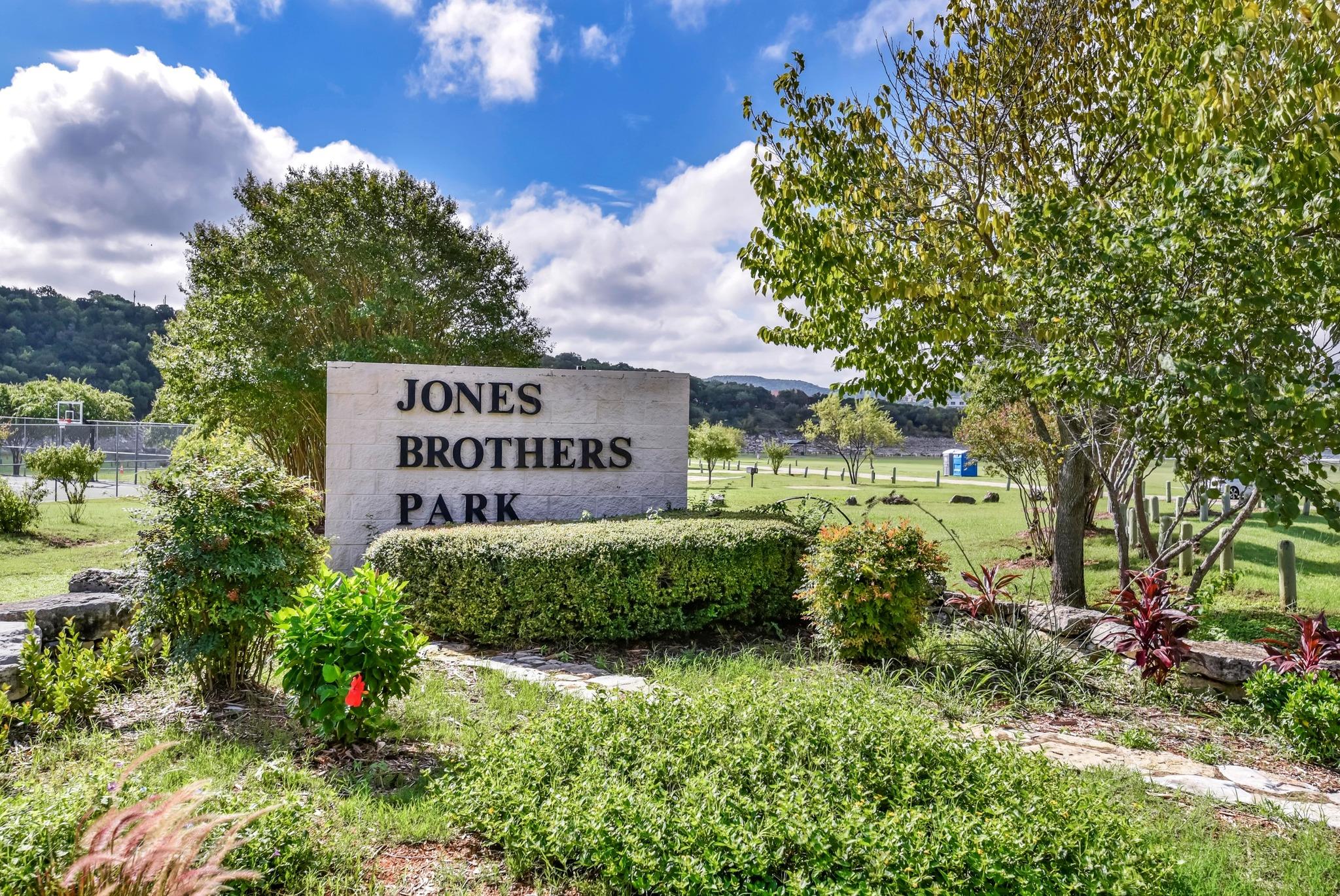 11013 Travis Dr, Jonestown, TX 78645