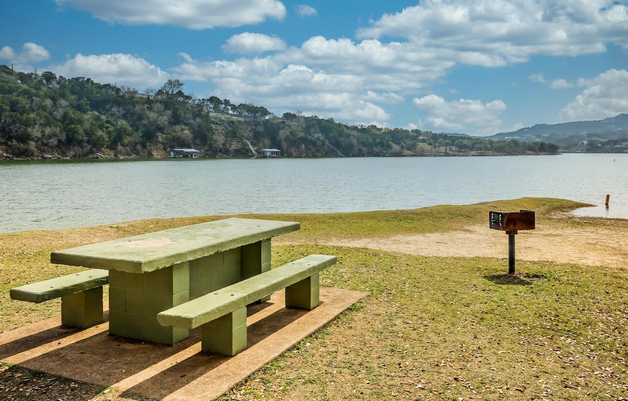 11013 Travis Dr, Jonestown, TX 78645