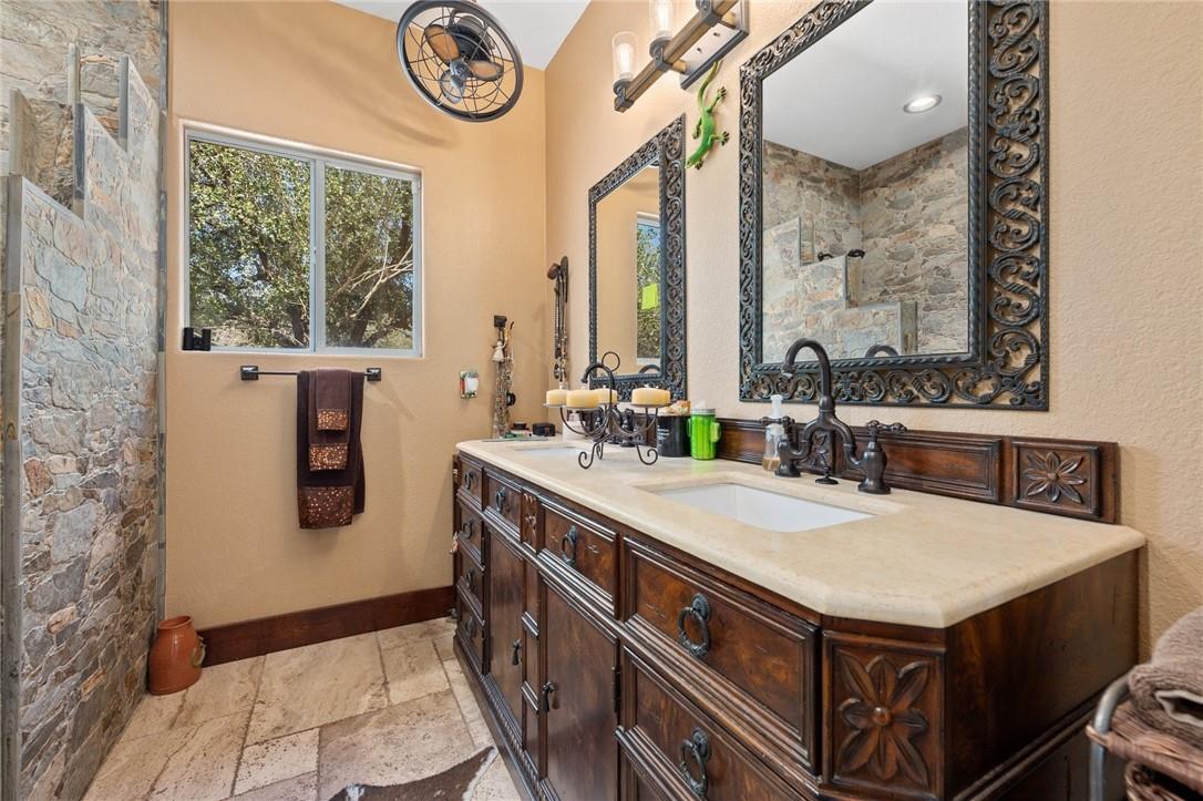 4909 Lookout Ridge Dr, Marble Falls, TX 78654