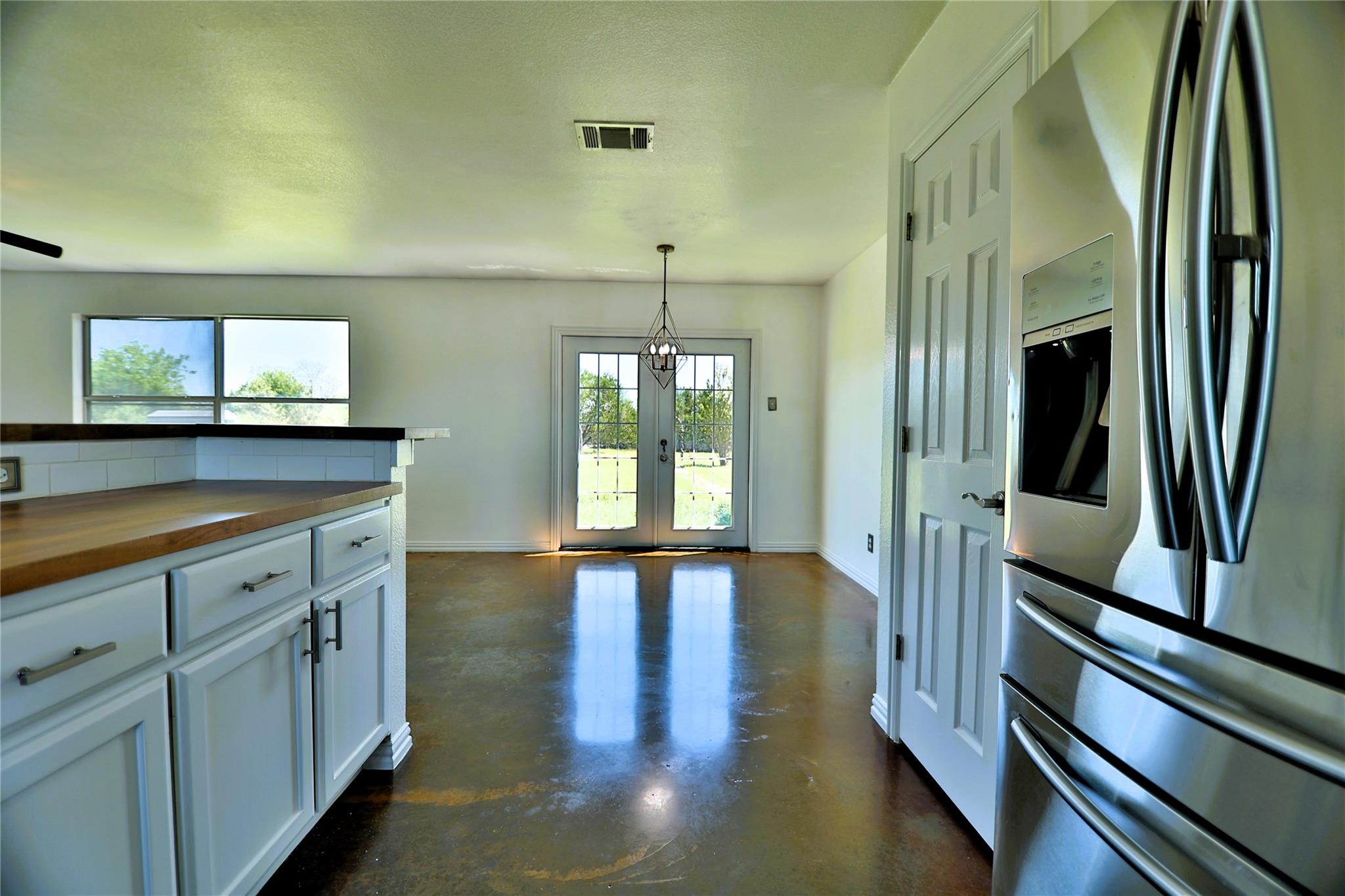 152 Round Up Dr, Liberty Hill, TX 78642