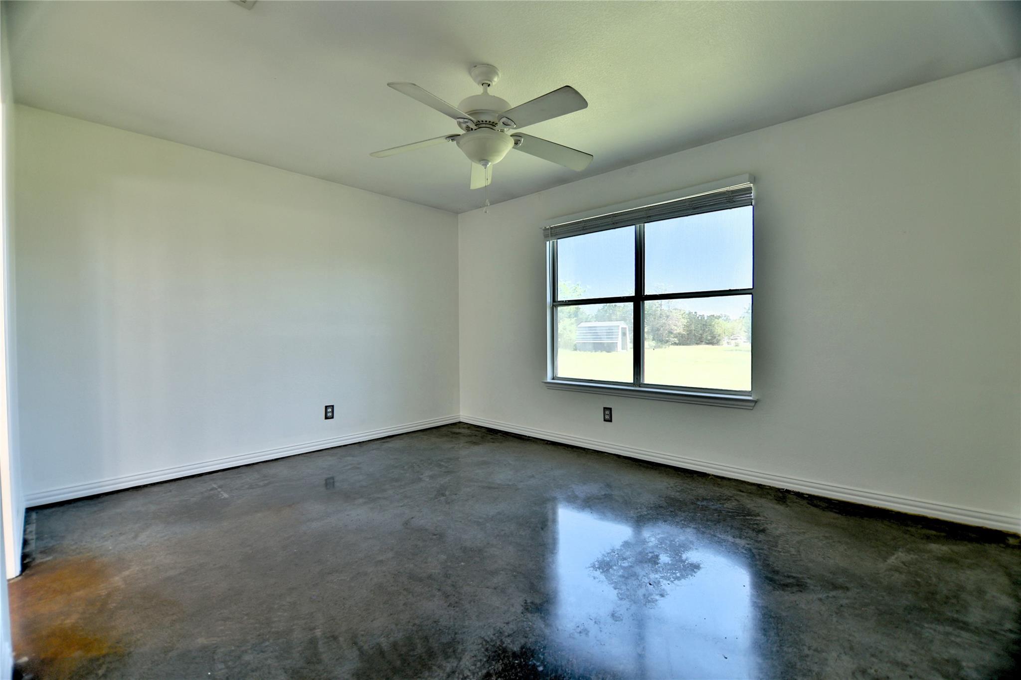 152 Round Up Dr, Liberty Hill, TX 78642