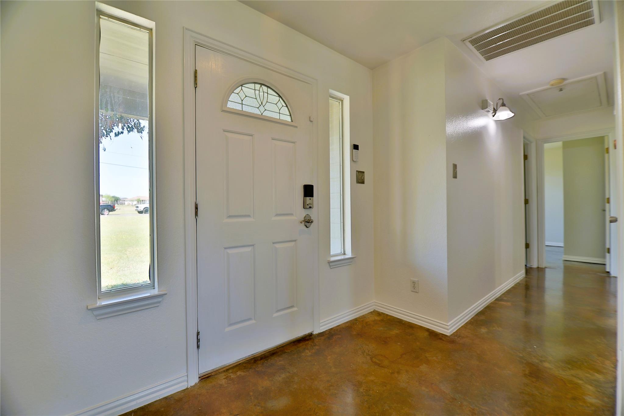 152 Round Up Dr, Liberty Hill, TX 78642