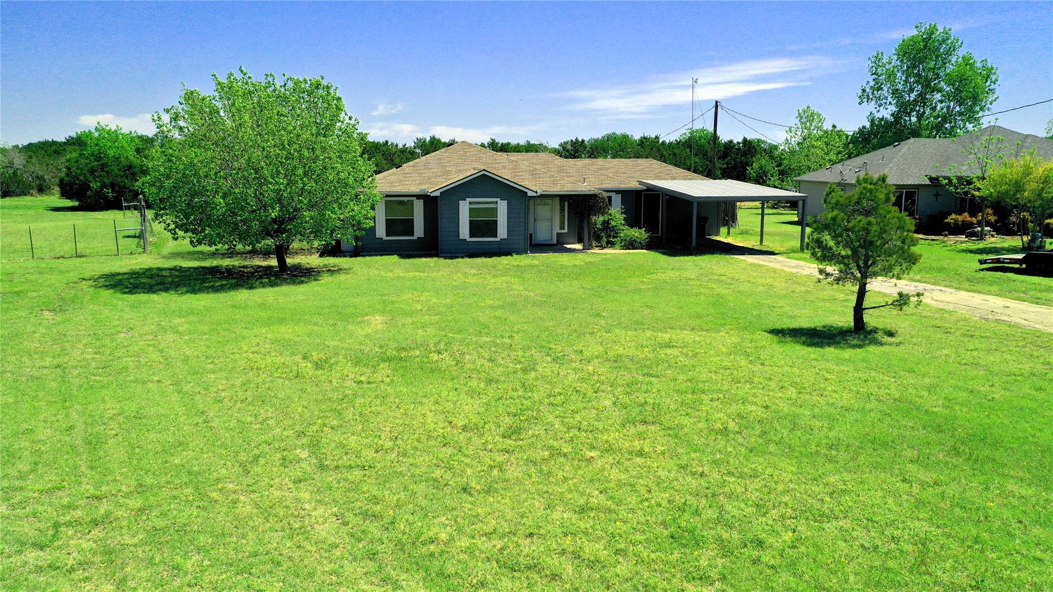 152 Round Up Dr, Liberty Hill, TX 78642