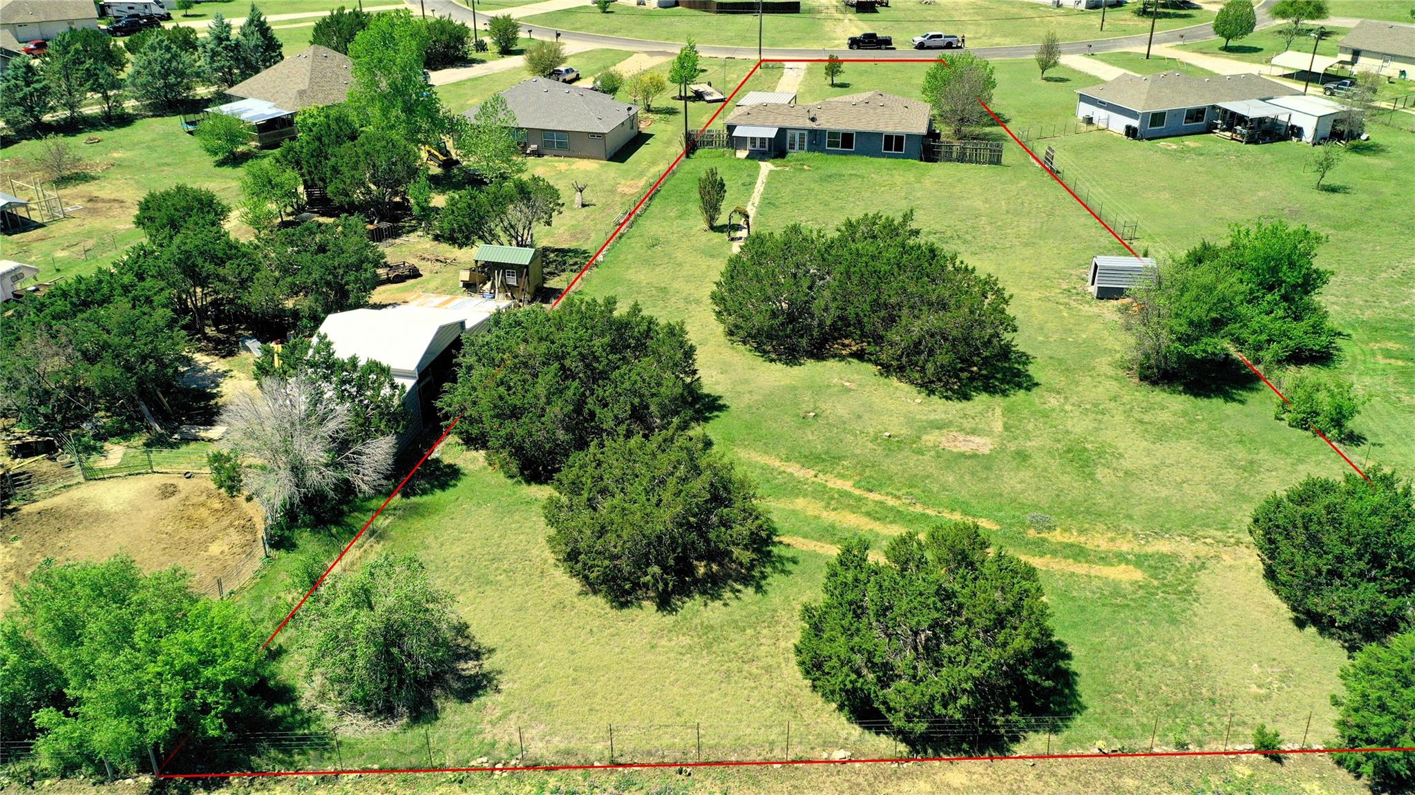 152 Round Up Dr, Liberty Hill, TX 78642