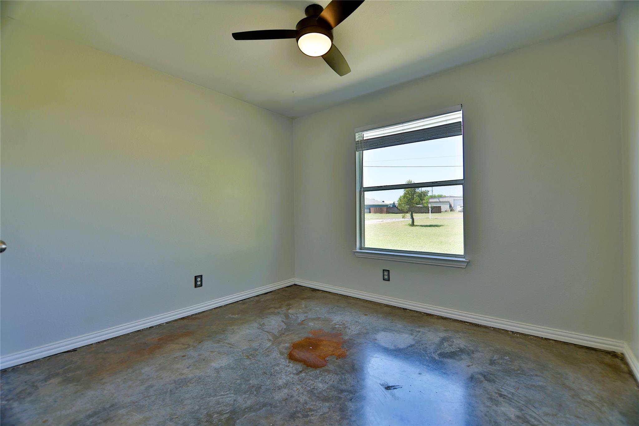 152 Round Up Dr, Liberty Hill, TX 78642