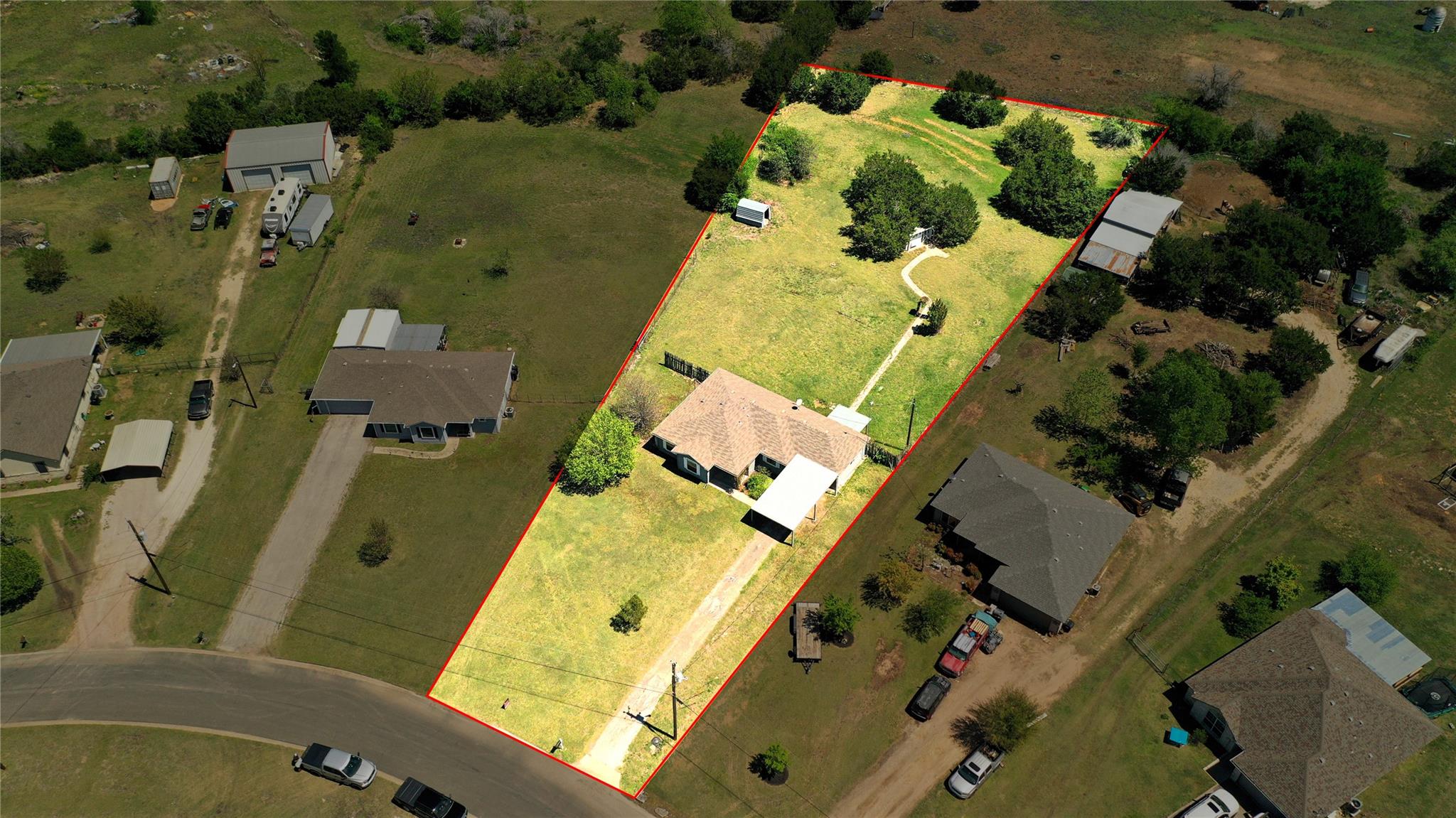 152 Round Up Dr, Liberty Hill, TX 78642