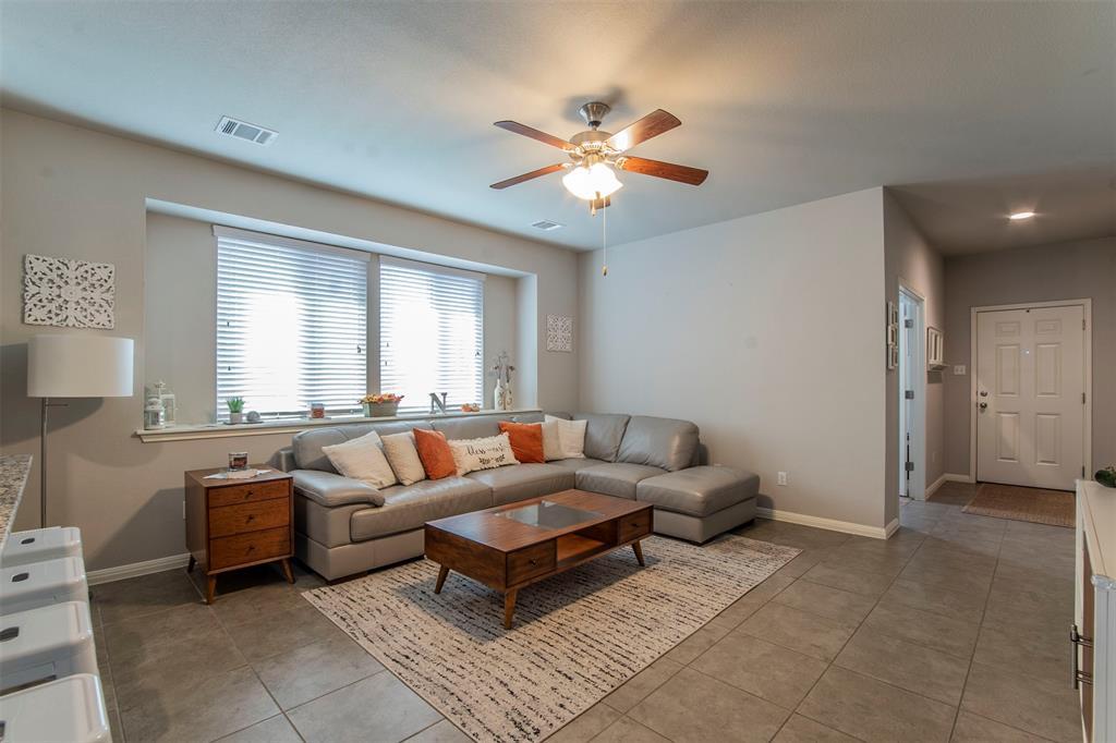 352 S Brook Dr, Leander, TX 78641