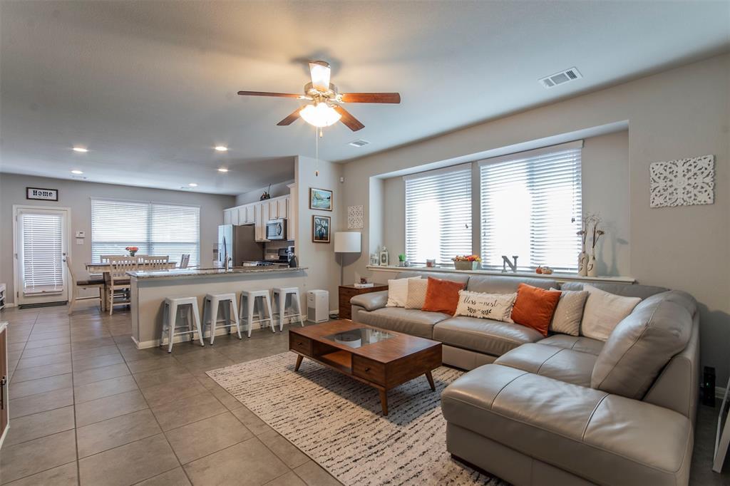 352 S Brook Dr, Leander, TX 78641