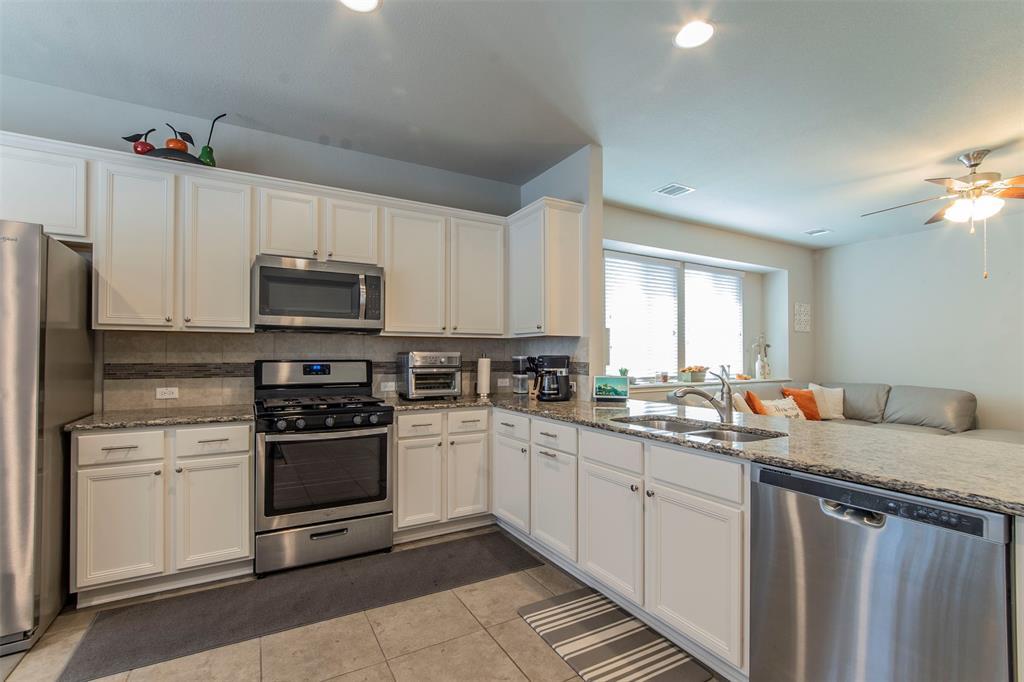 352 S Brook Dr, Leander, TX 78641