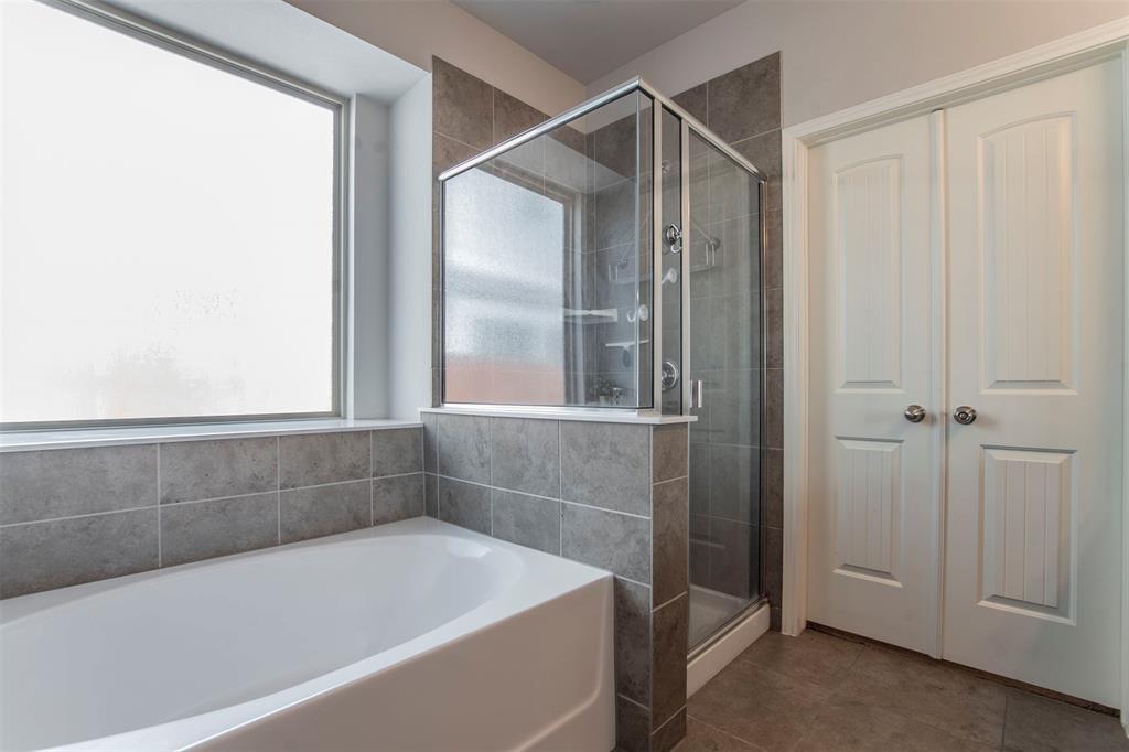 352 S Brook Dr, Leander, TX 78641