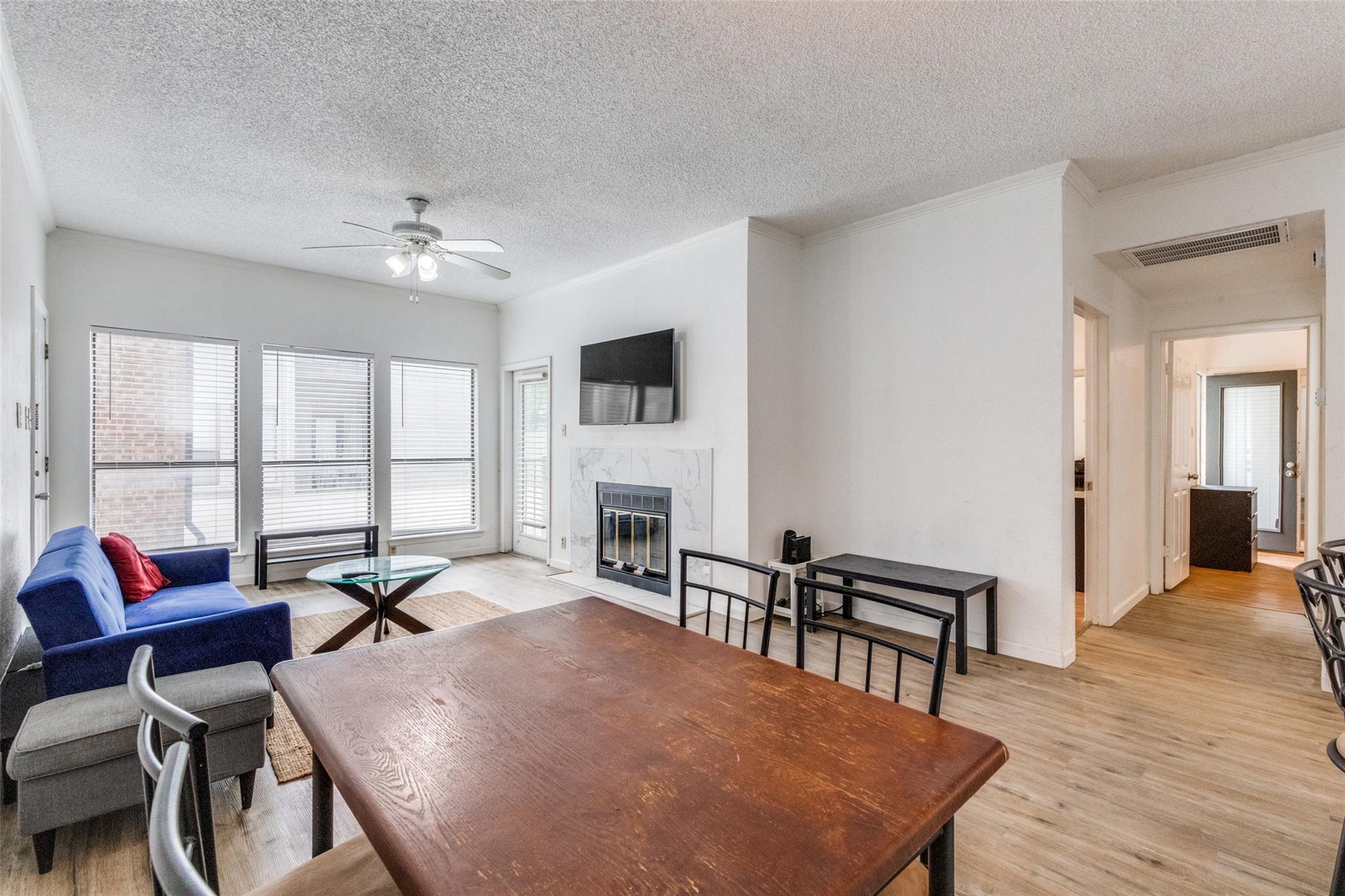 807 W 25th St # 214, Austin, TX 78705