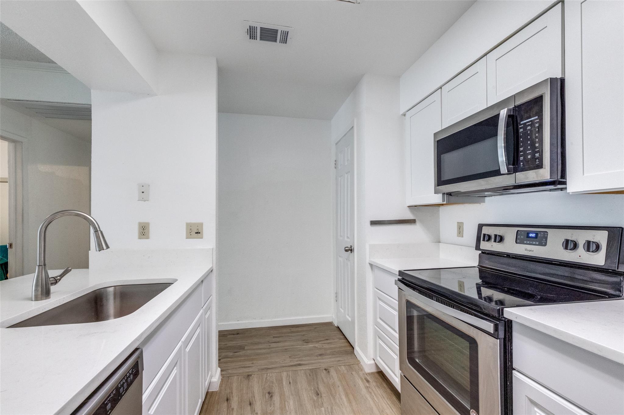 807 W 25th St # 214, Austin, TX 78705