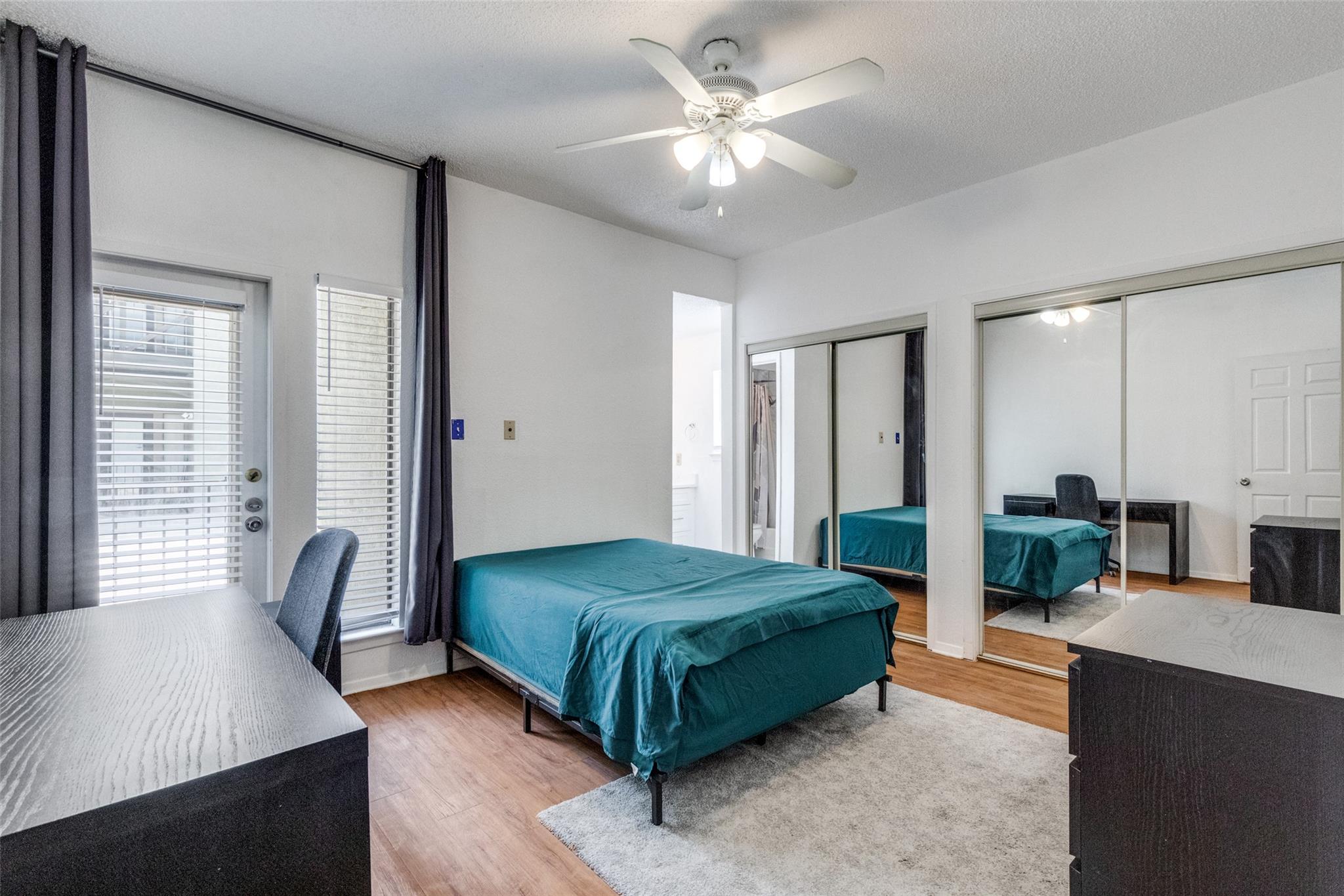 807 W 25th St # 214, Austin, TX 78705